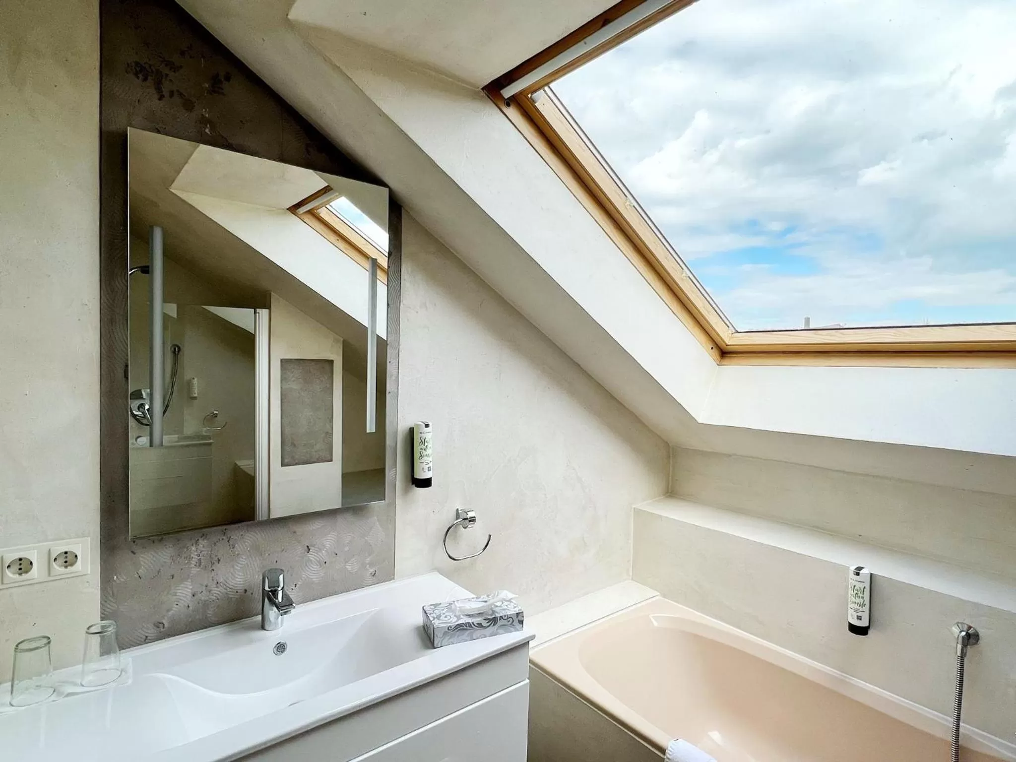 Suite in Hotel Hellers Twenty Four I -24h-Check-In-