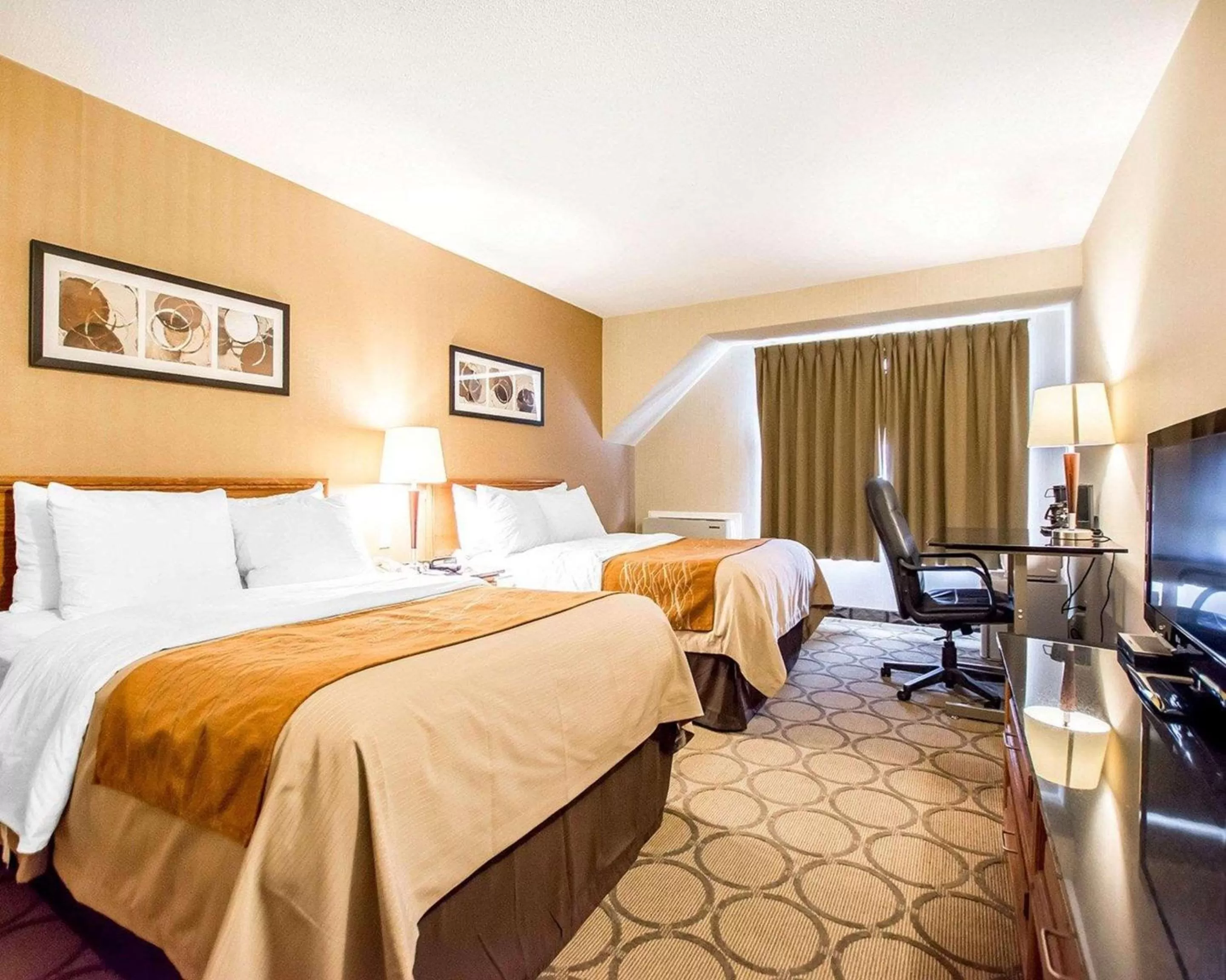 Business Double Room with Two Double Beds - Upper Floor/Non-Smoking in Comfort Inn Kirkland Lake