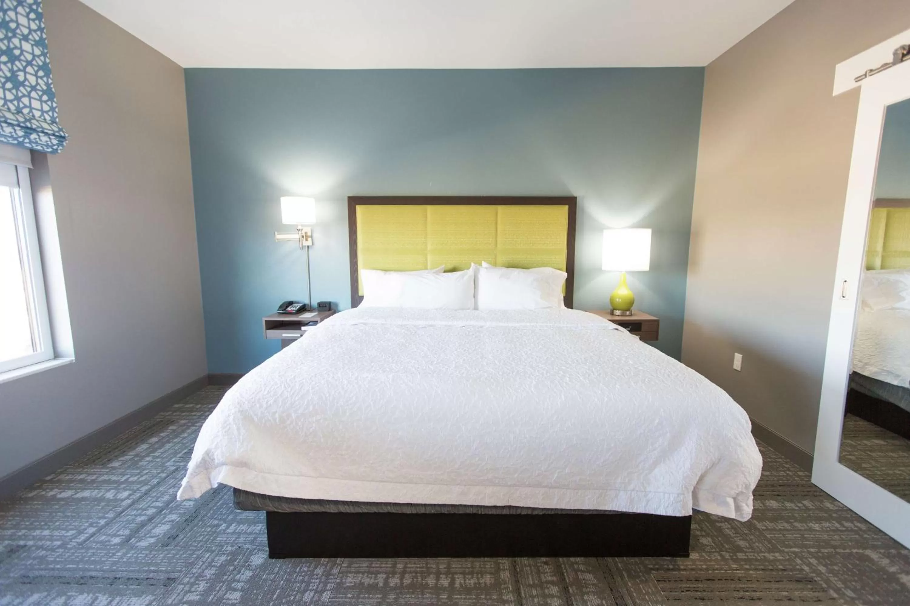 King Studio with Sofa Bed in Hampton Inn & Suites Stroud