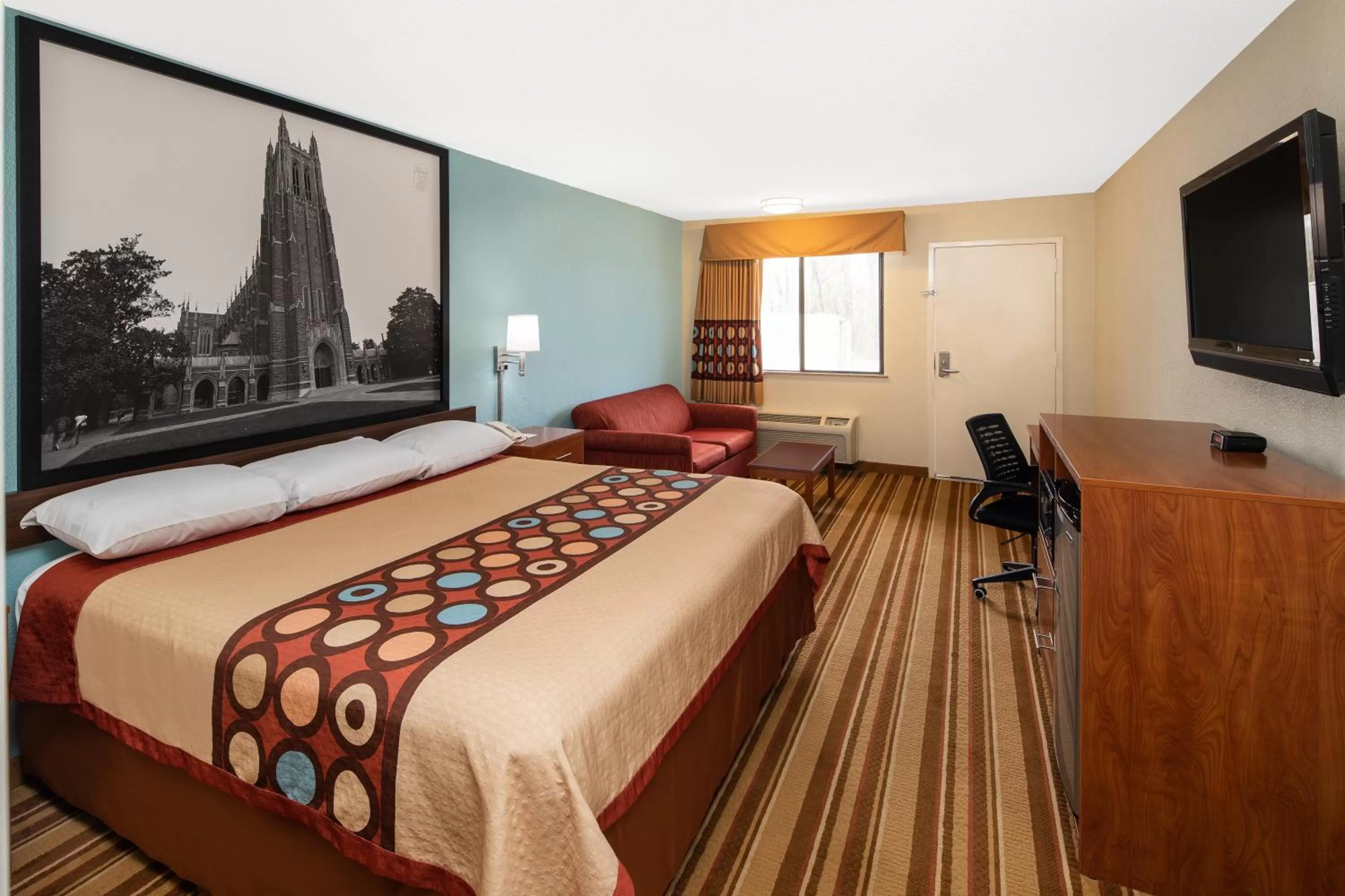 King Room - Non-Smoking in Super 8 by Wyndham Burlington NC