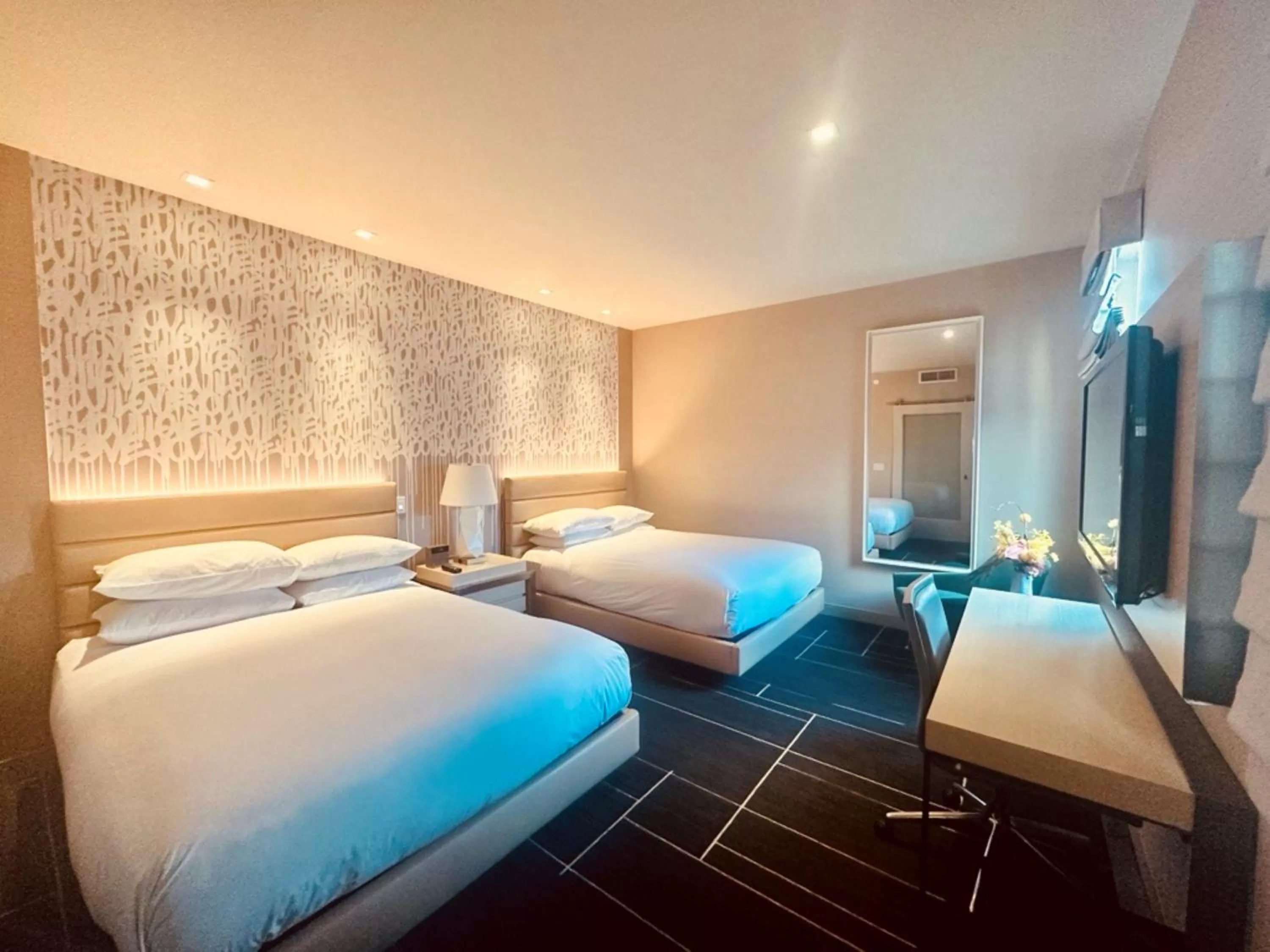 Kimpton Hotel Wilshire by IHG