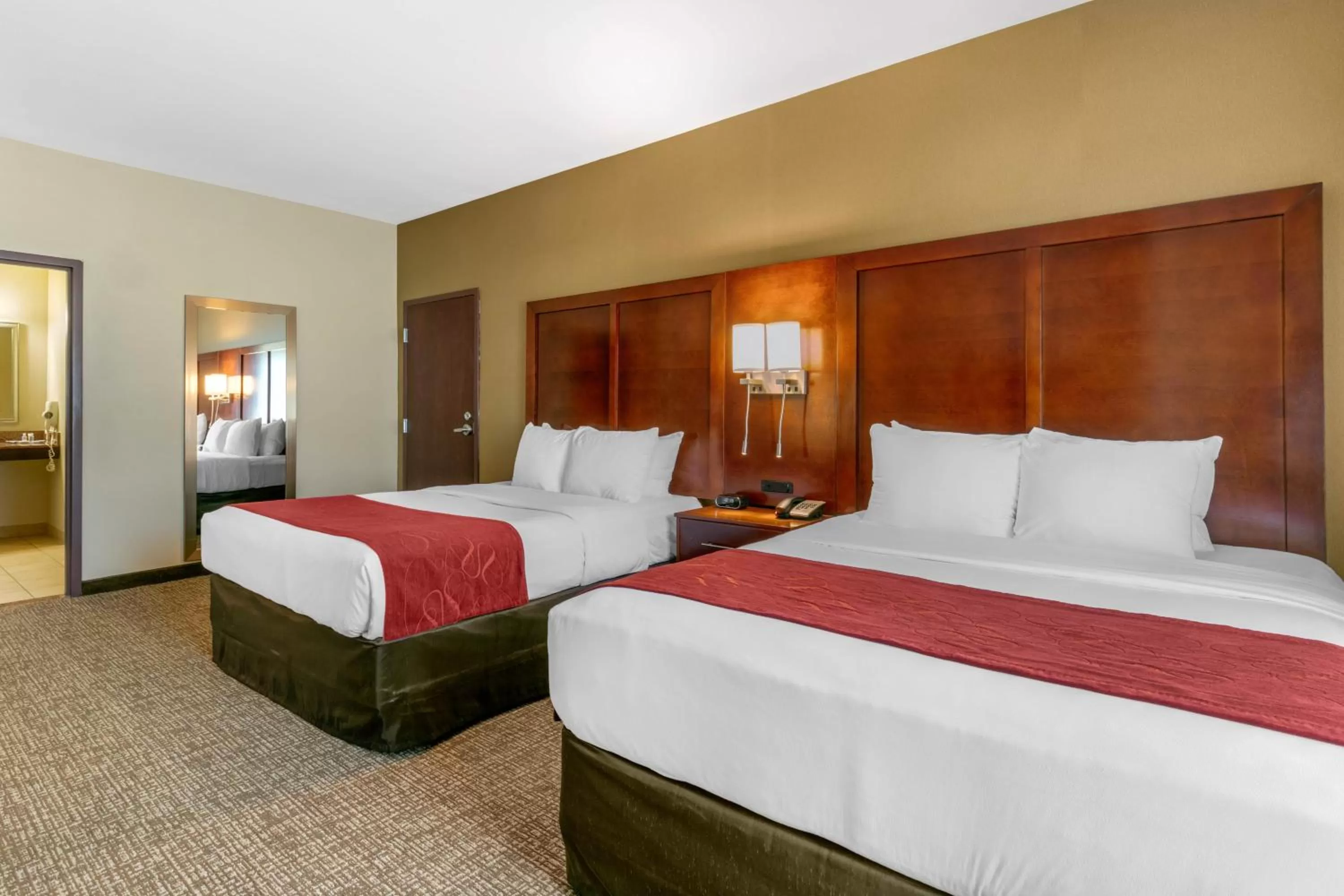 Queen Suite with Two Queen Beds and Accessible Tub - Accessible/Non-Smoking in Comfort Suites Forrest City