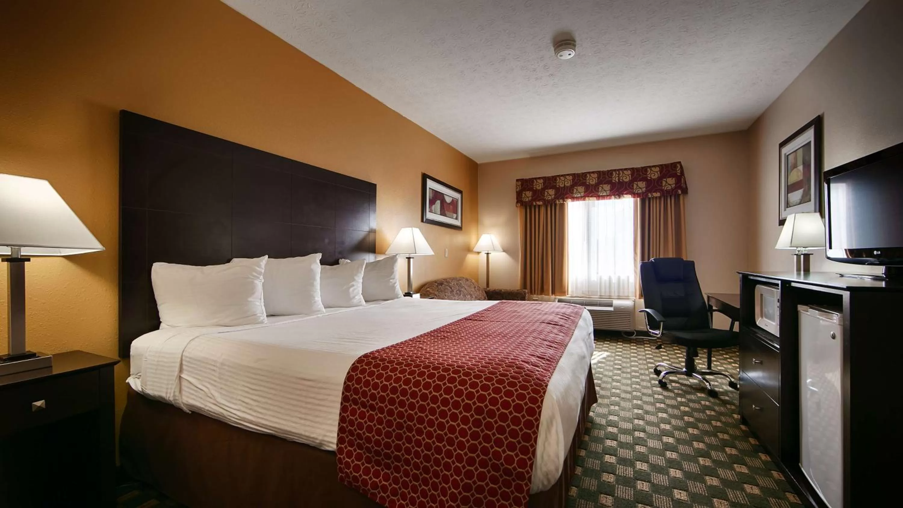 King Room - Disability Access in Best Western Paris Inn