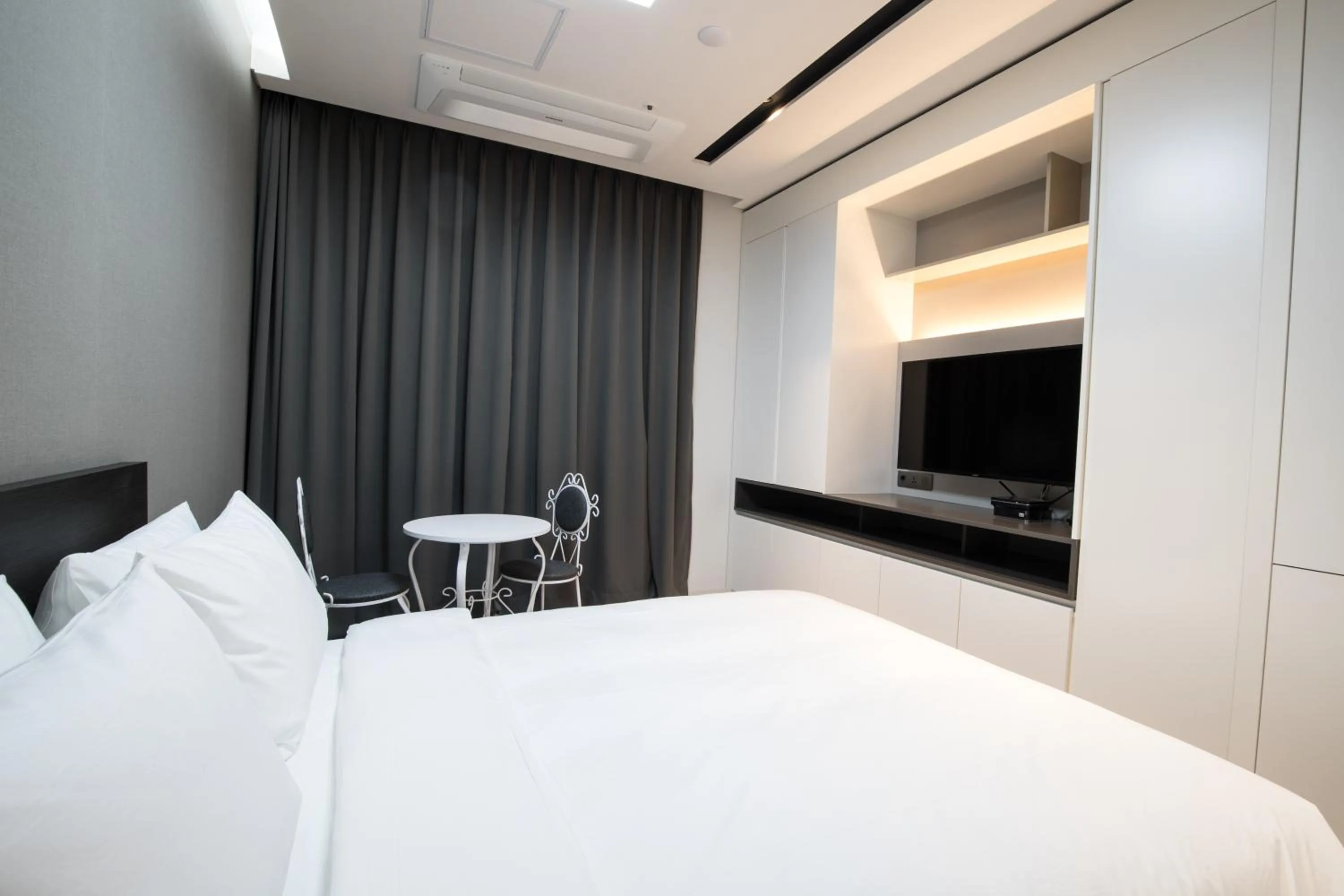 Standard Double Room with Lake View in Sunrise Hotel Sokcho