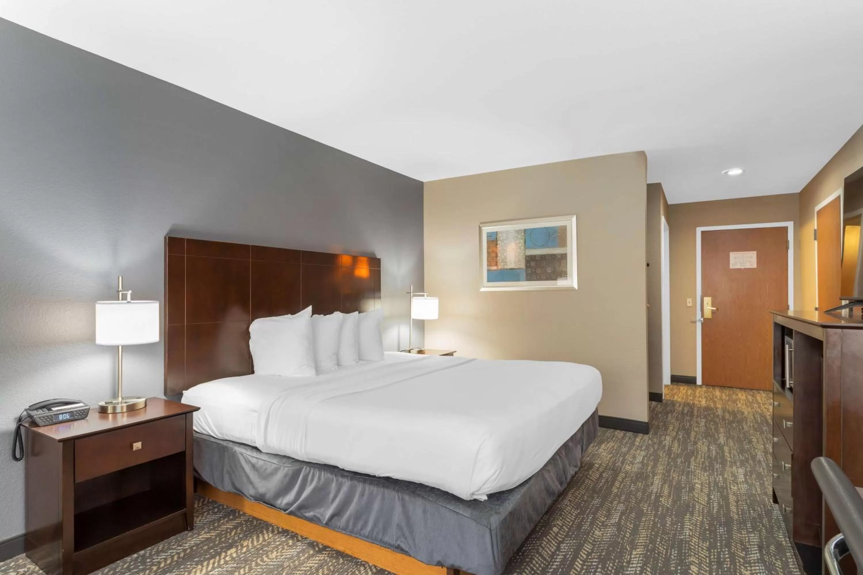 King Room with Bath Tub - Disability Access/Non-Smoking  in Best Western Natchitoches Inn