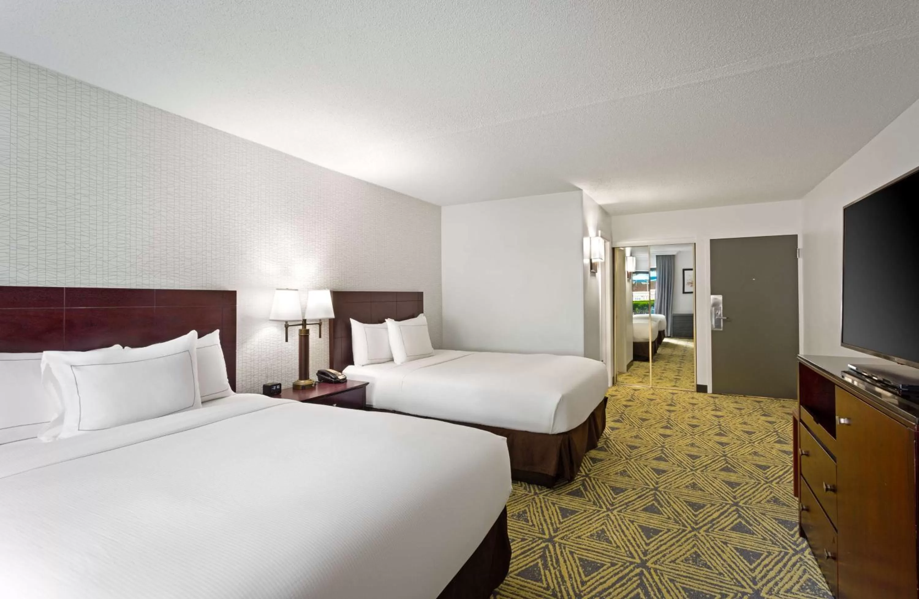 Queen Room with Two Queen Beds and Patio - Non-Smoking in DoubleTree by Hilton Washington Meadow Lands Casino Area
