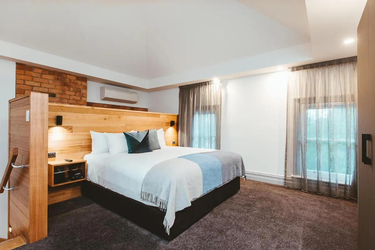 Two-Bedroom Studio - Hunter in Maylands Lodge