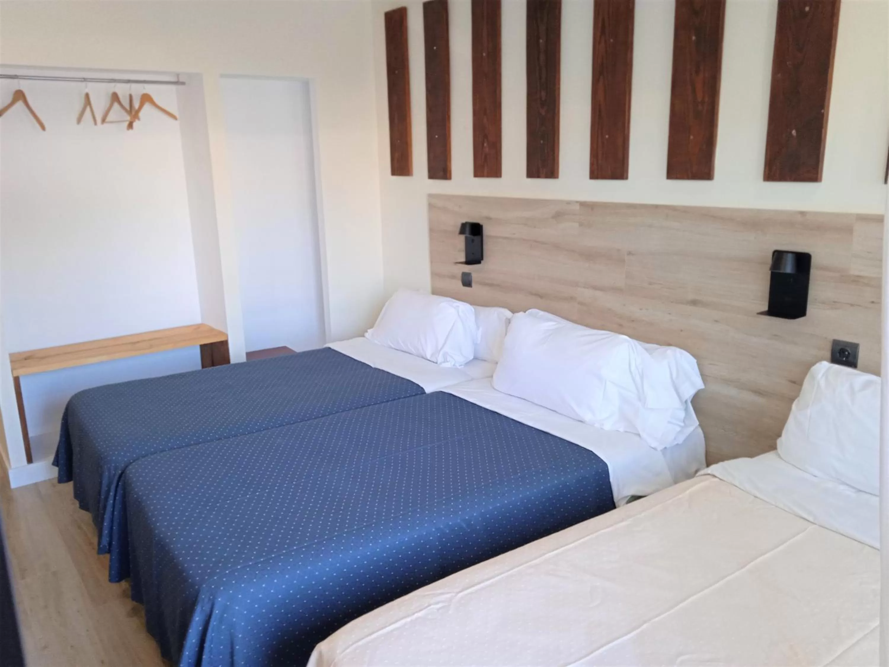 Standard Triple Room with Terrace in Hotel 153