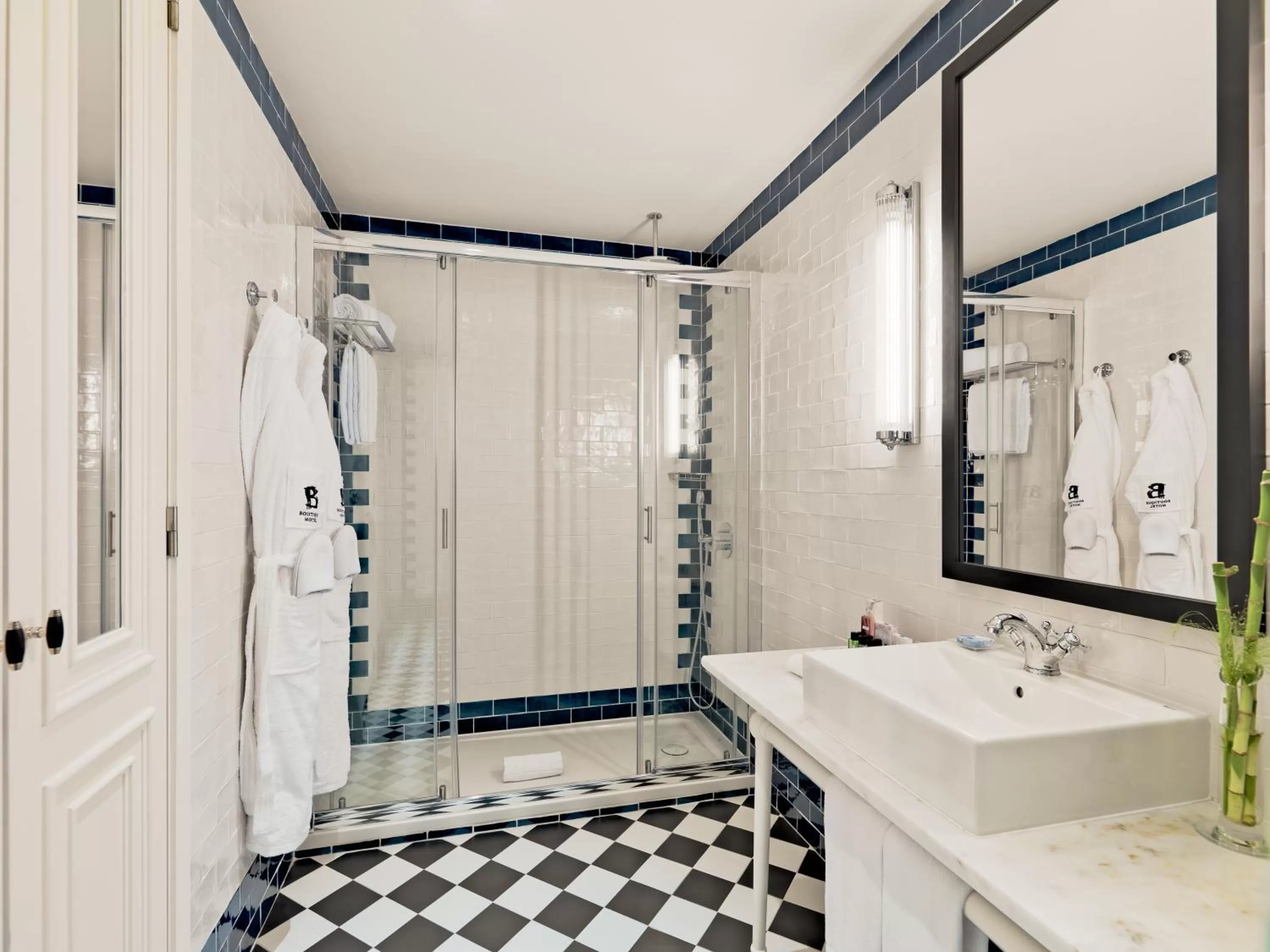 Queen Room in H10 Duque de Loule