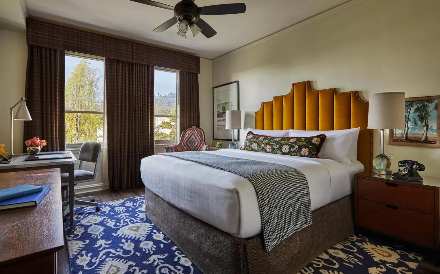 Deluxe Queen Room in Graduate by Hilton Berkeley