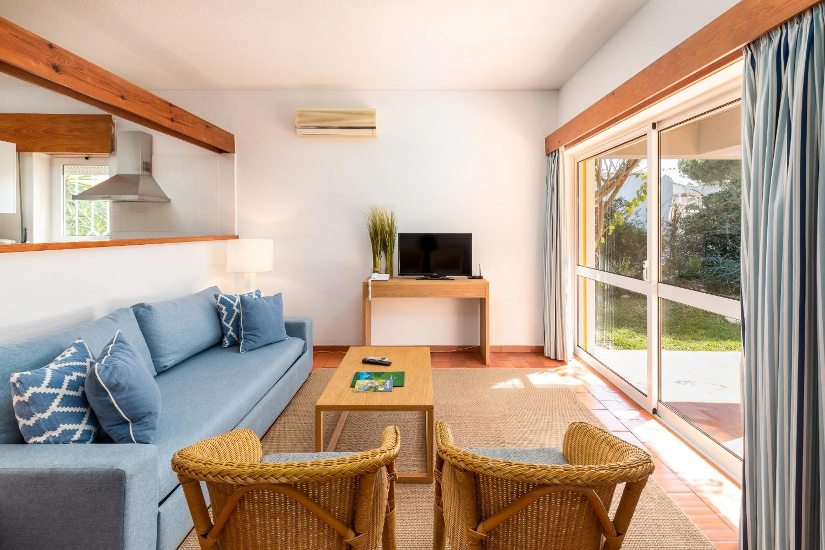 One-Bedroom Apartment with Garden View in Apartamentos Turisticos Pinhal Da Marina