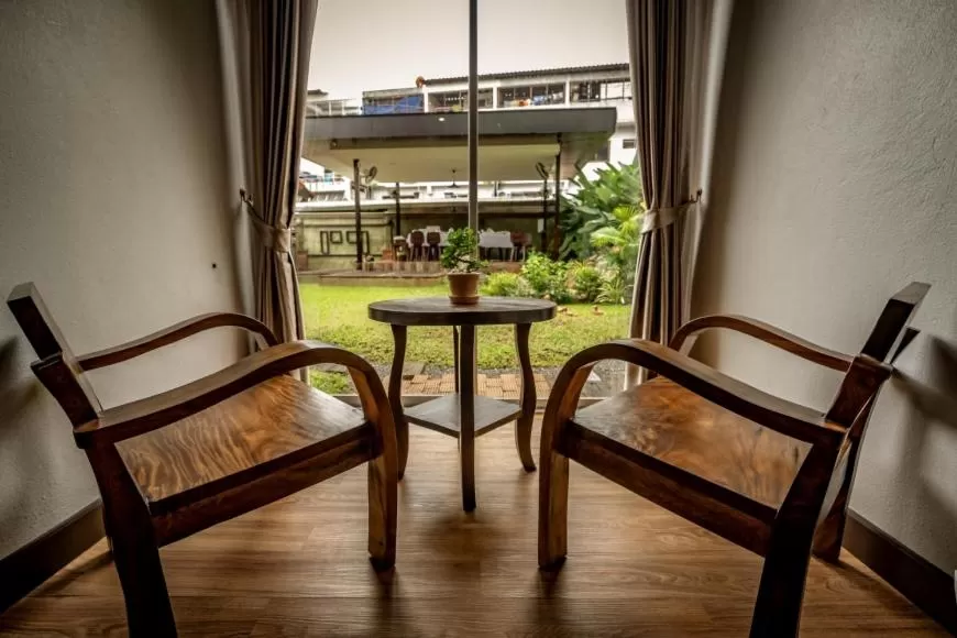 Superior Queen Room with Garden View in Ingmon House