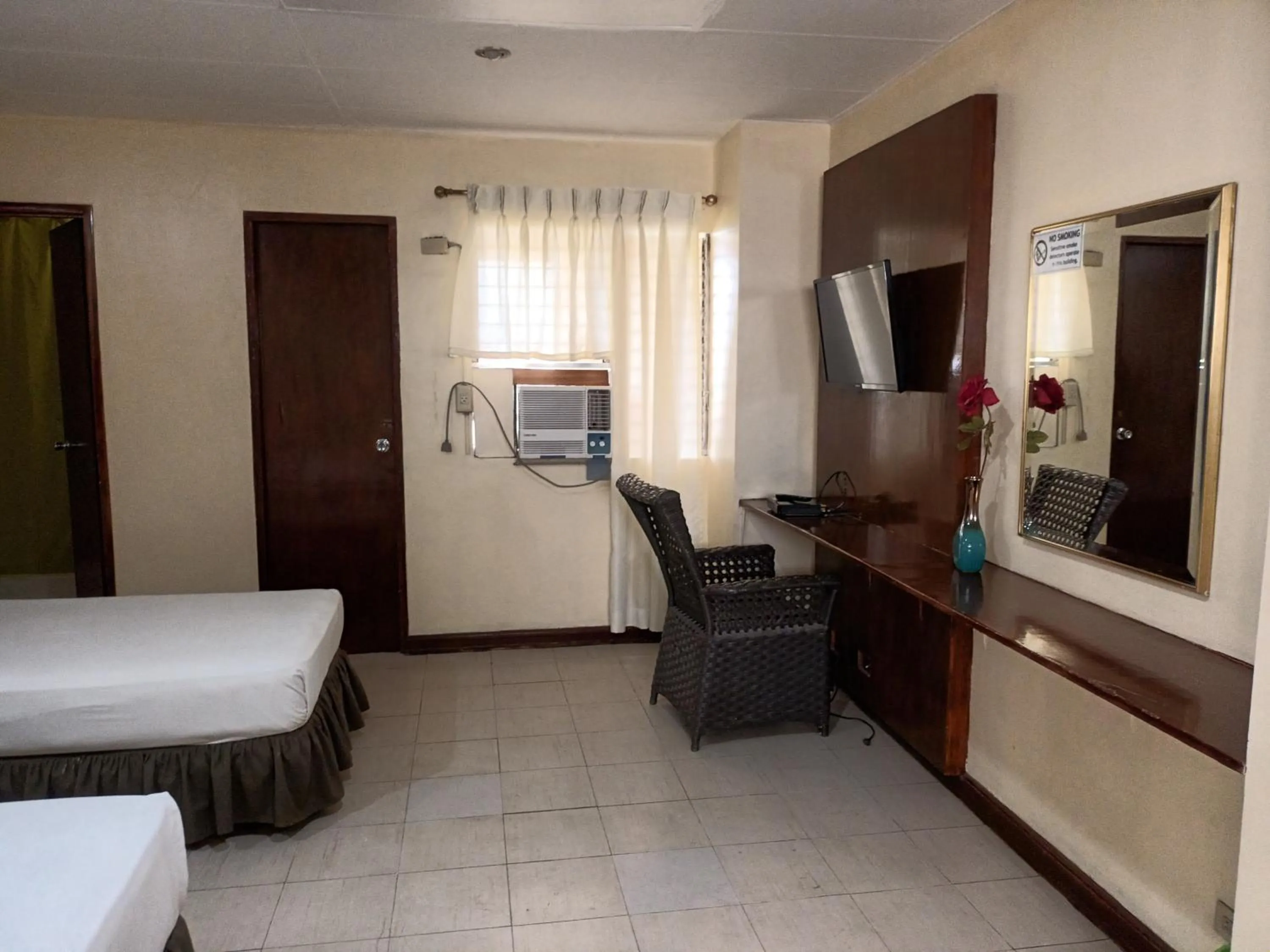 Deluxe Double or Twin Room in Mactan Pension House