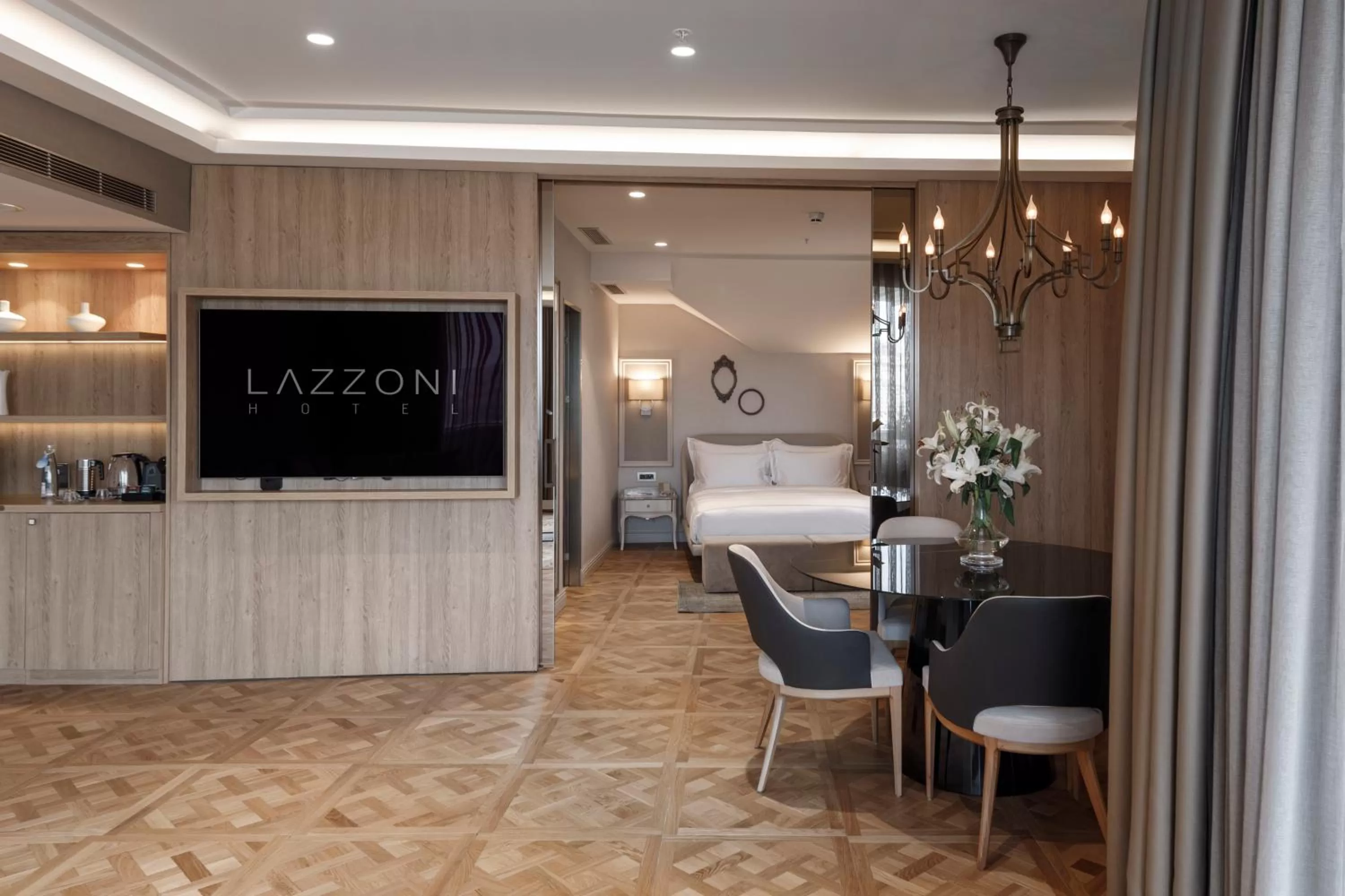 Golden Horn Signature Suite with Terrace in Lazzoni Hotel