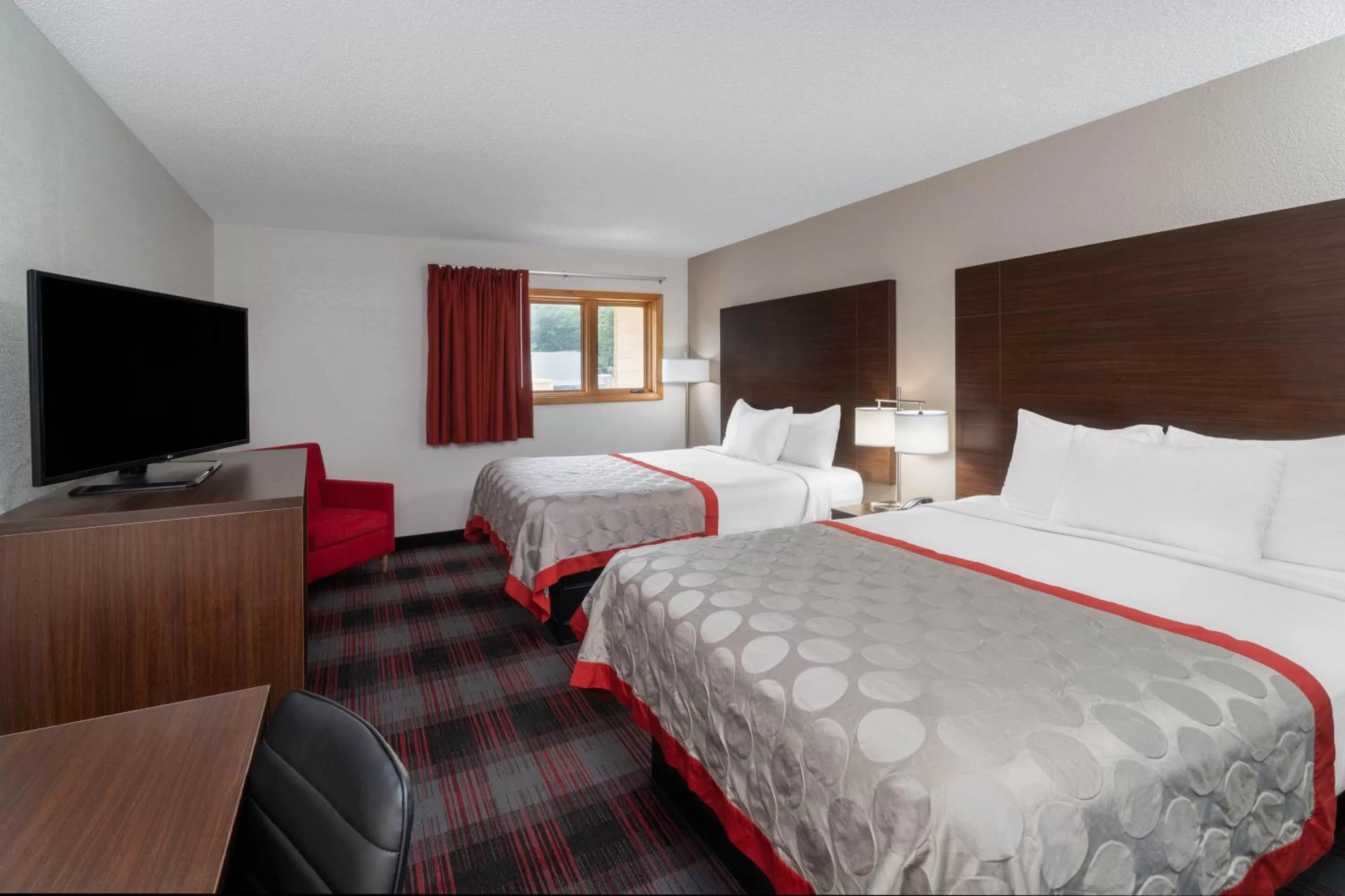 Queen Room - Second Floor/No Balcony/Non-Smoking in Ramada by Wyndham Maggie Valley