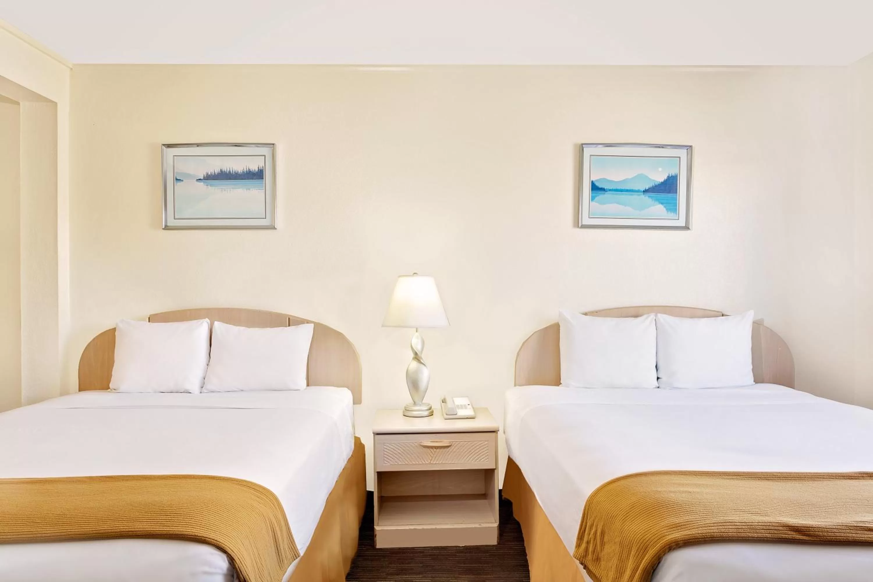 Queen Room with Two Queen Beds - Non-Smoking in Knights Inn Page