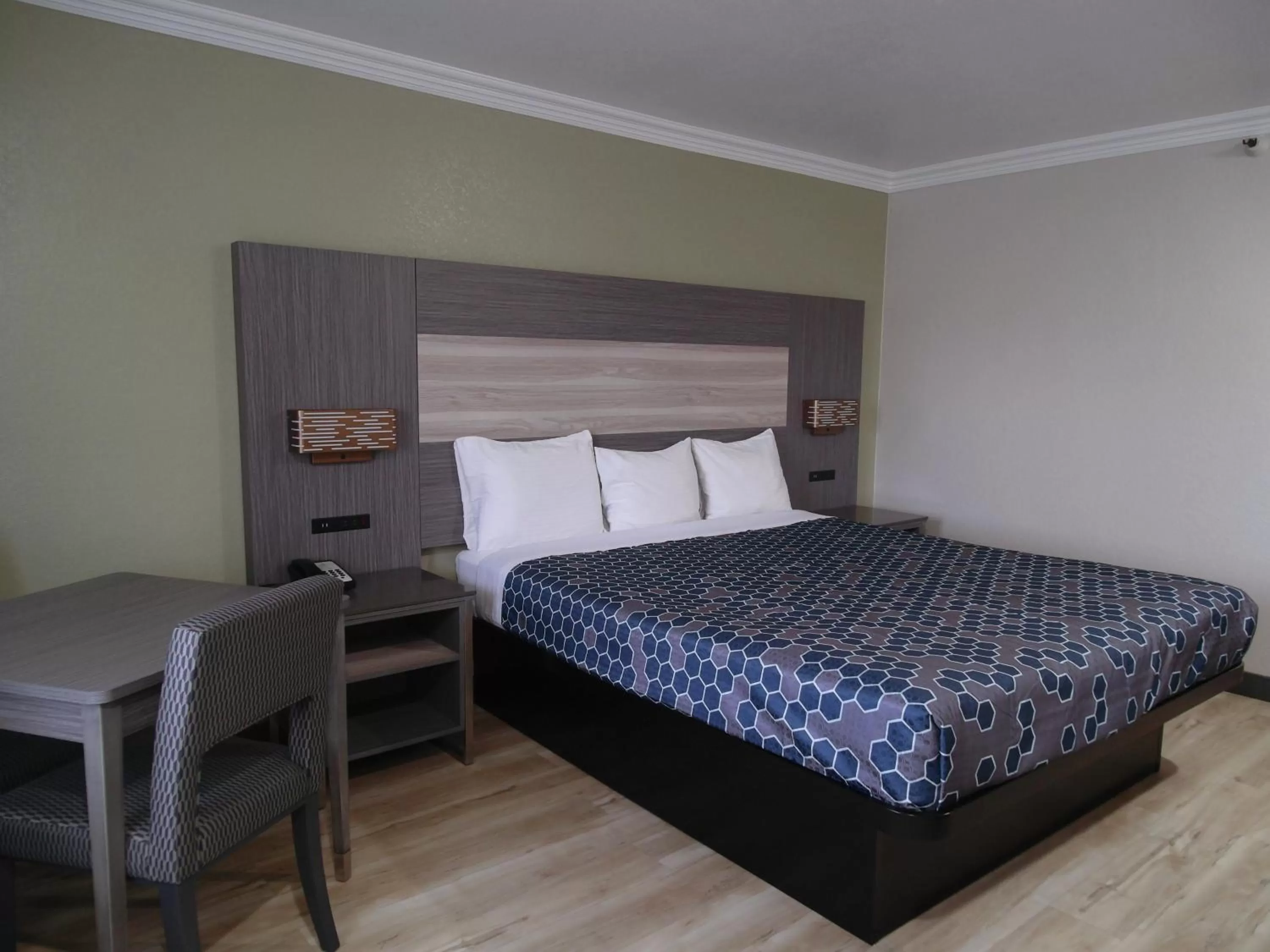 King Room in Americas Best Value Inn-Rialto