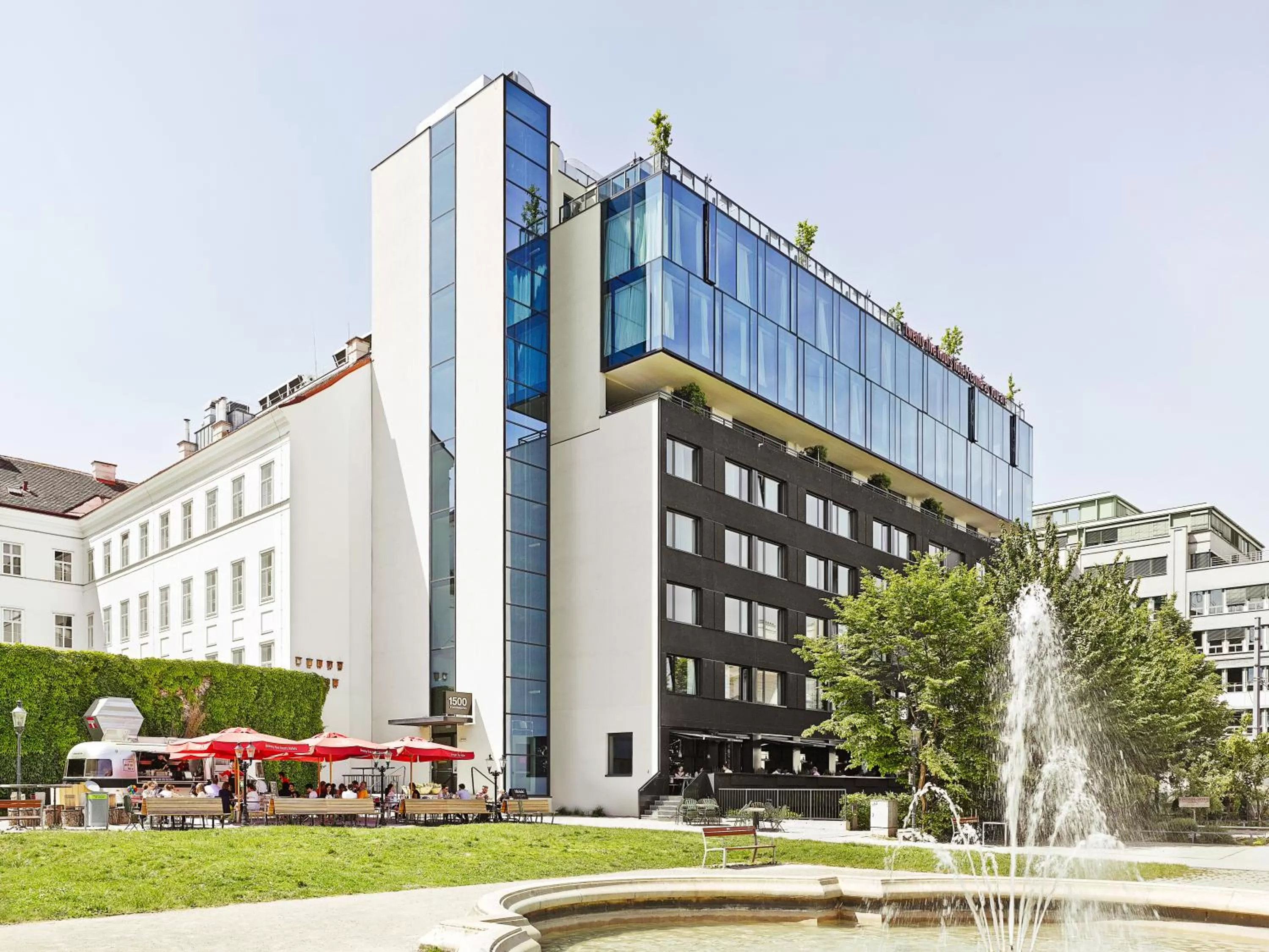 Facade/entrance in 25hours Hotel beim MuseumsQuartier