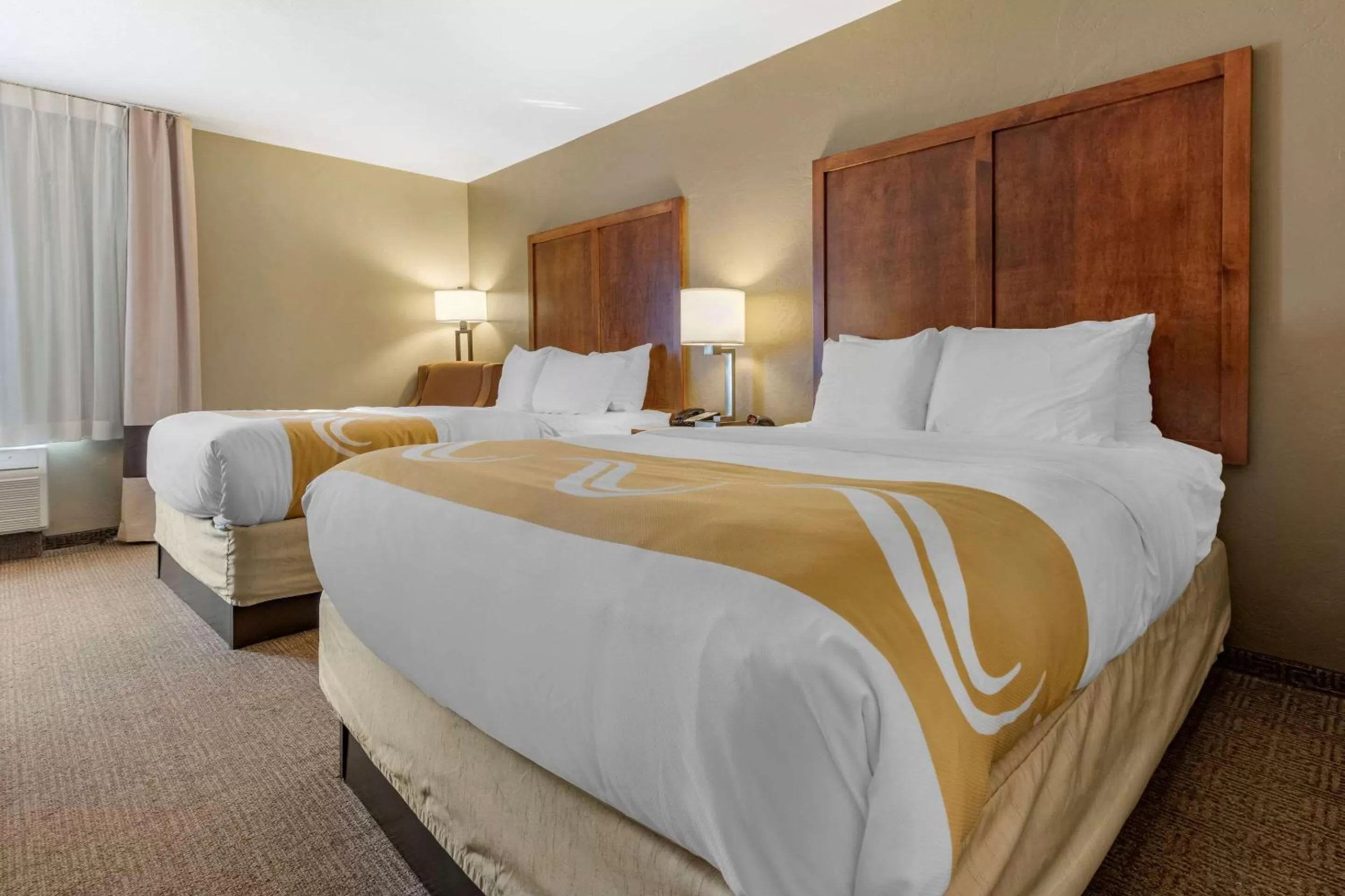 Photo of the whole room, Bed in Quality Inn Dover