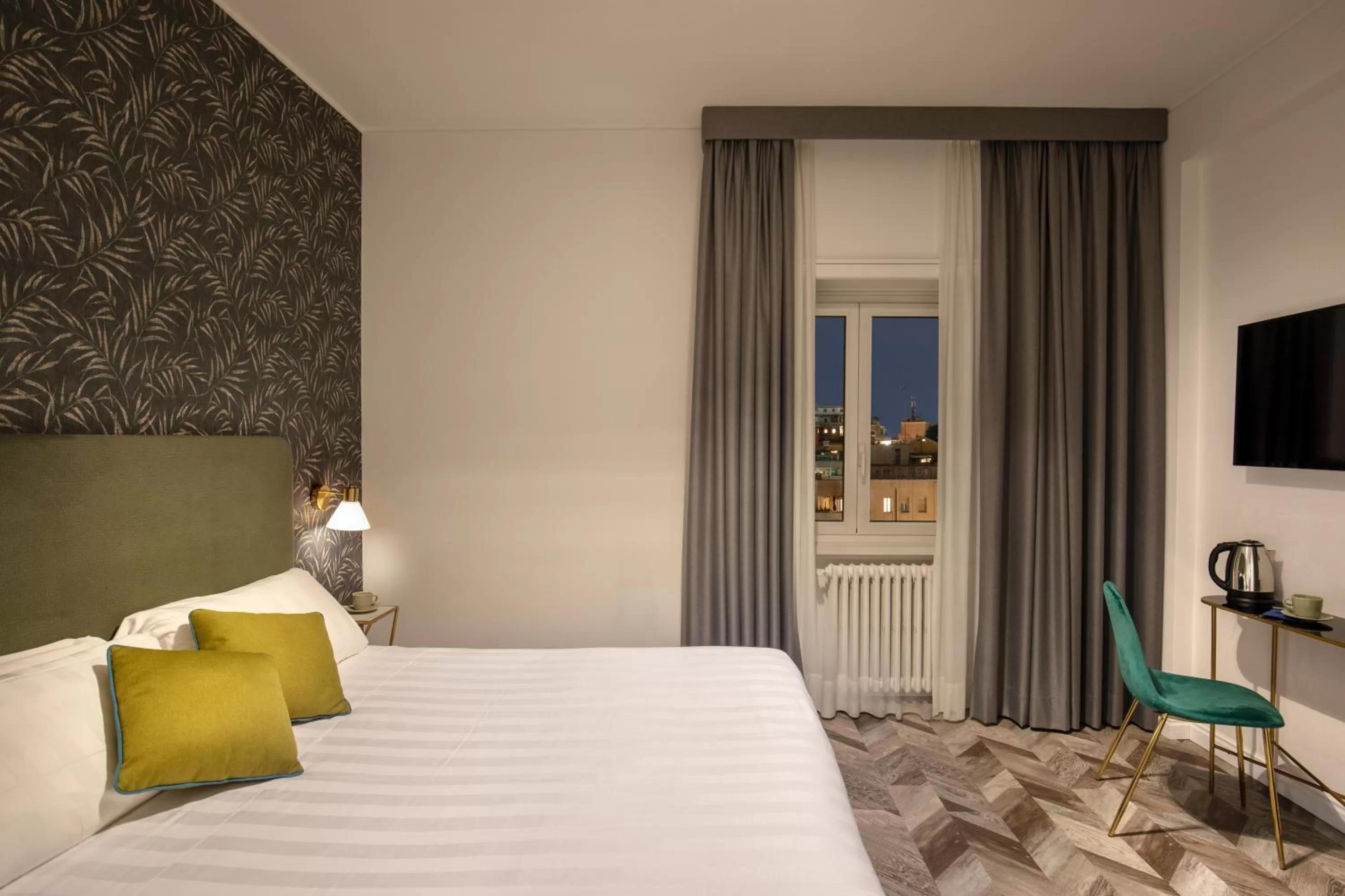 Bed in Bloom Hotel Rome