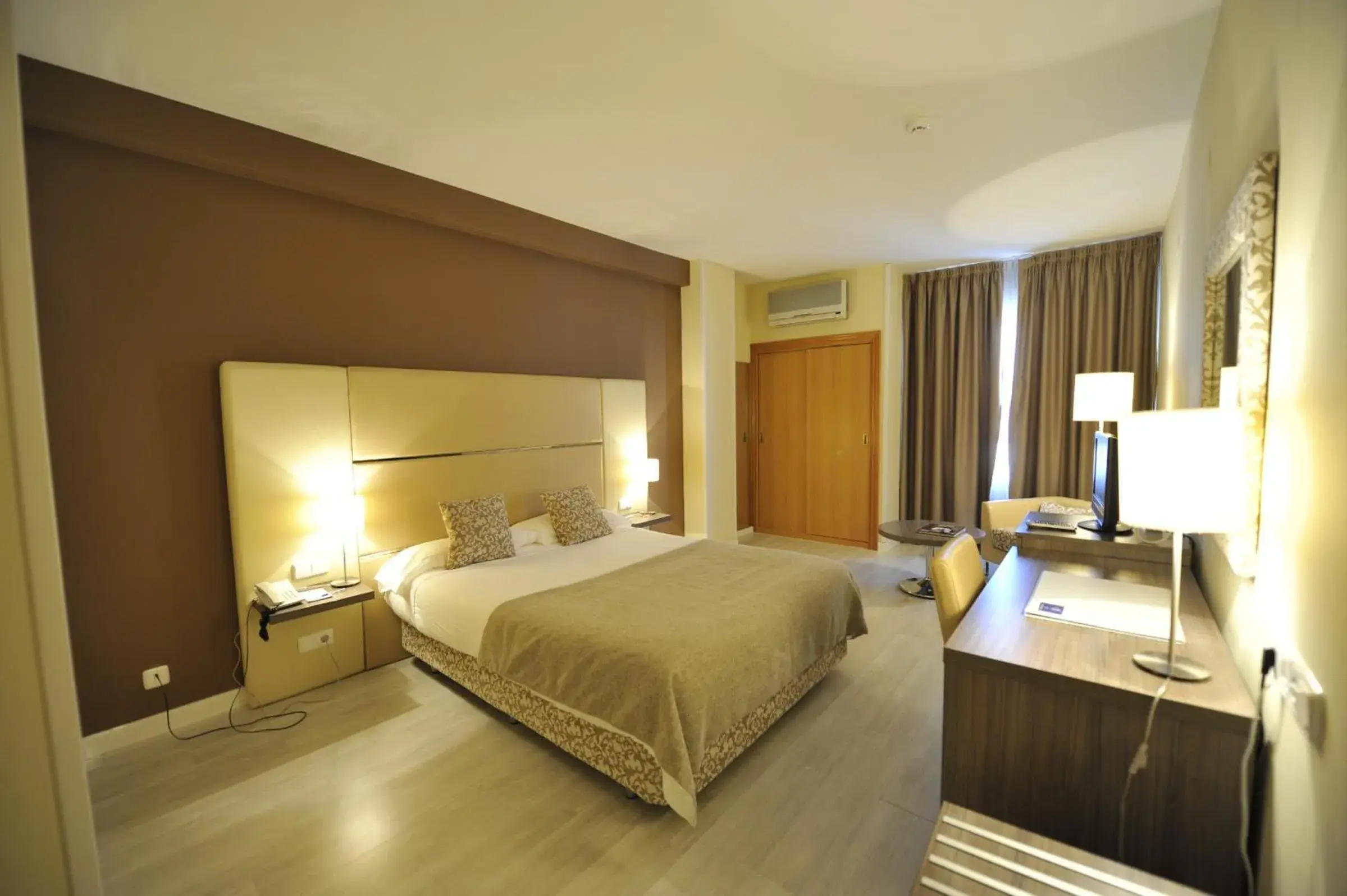 Puerta de Segovia Puerta de Segovia