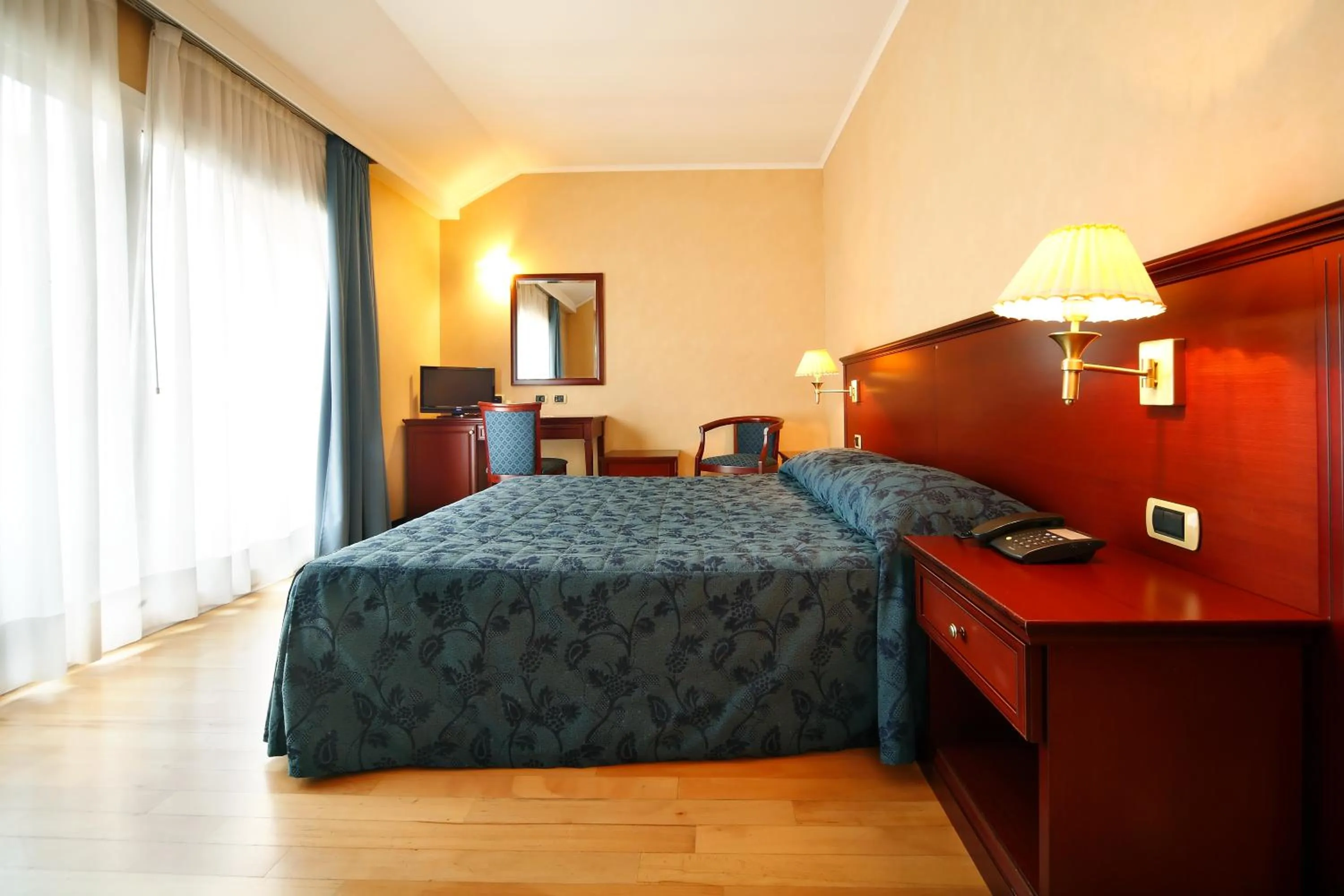 Double Room in Hotel Terminal