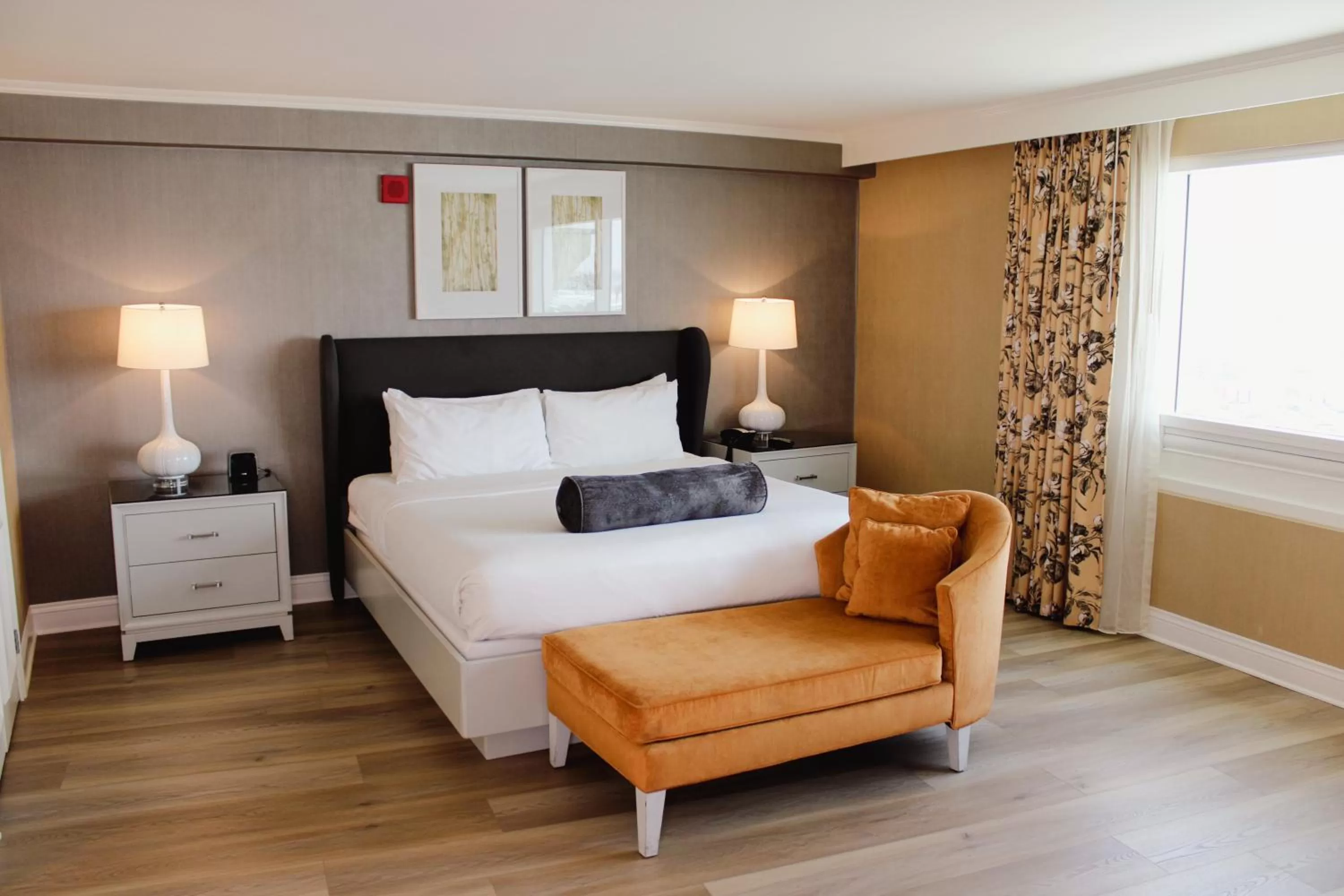 Executive Floor One King Bed in The Commerce Casino & Hotel