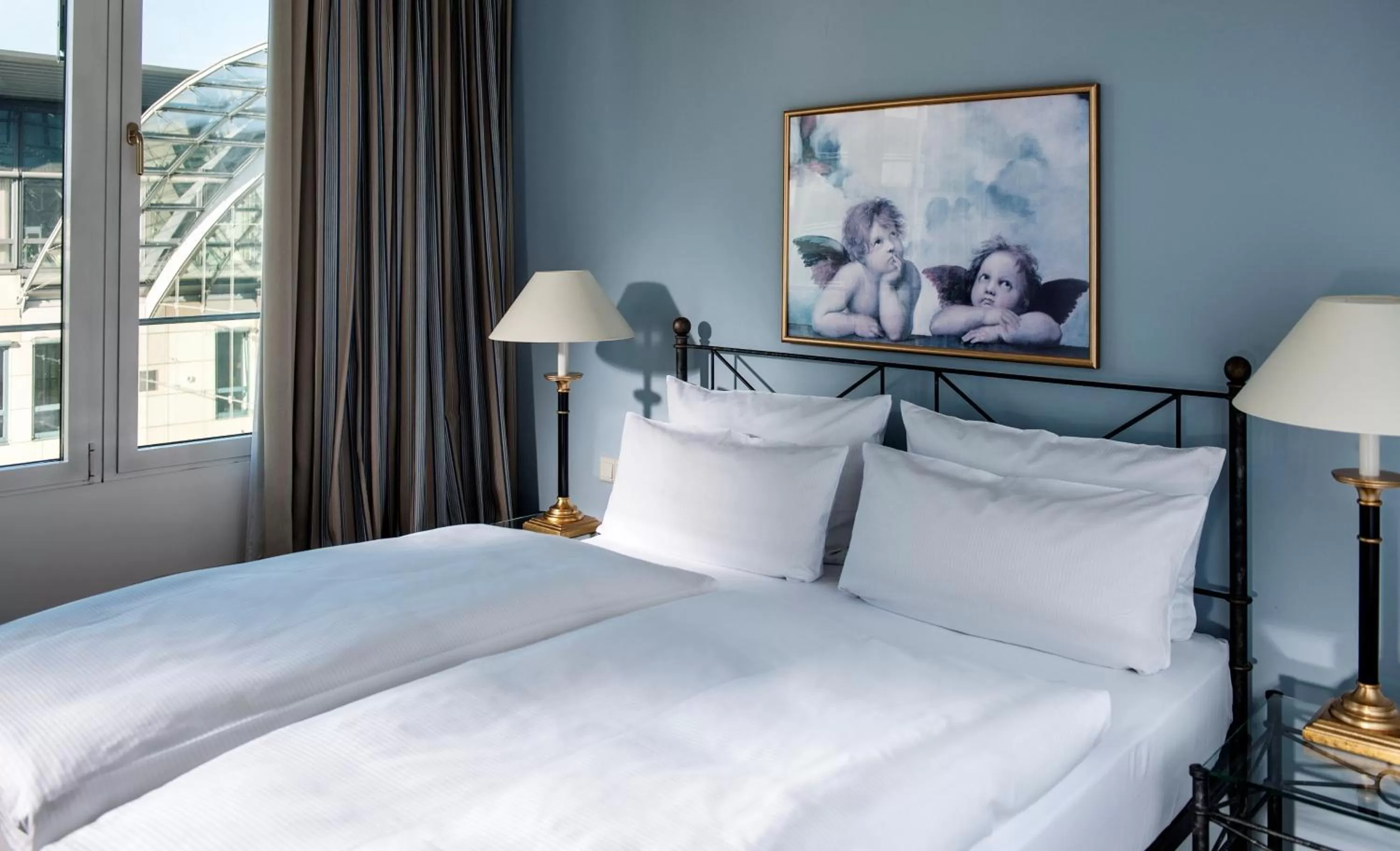 Double or Twin Room in Hotel Elbflorenz Dresden