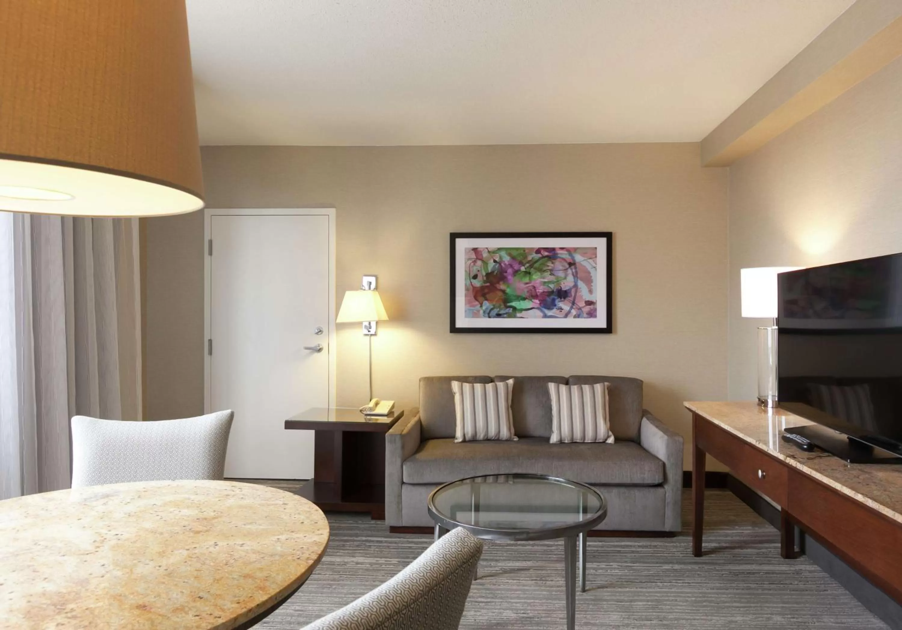 One-Bedroom Suite - Two Queen Beds with Kitchen - Treat Me Upgrade in DoubleTree by Hilton Hotel & Suites Houston by the Galleria