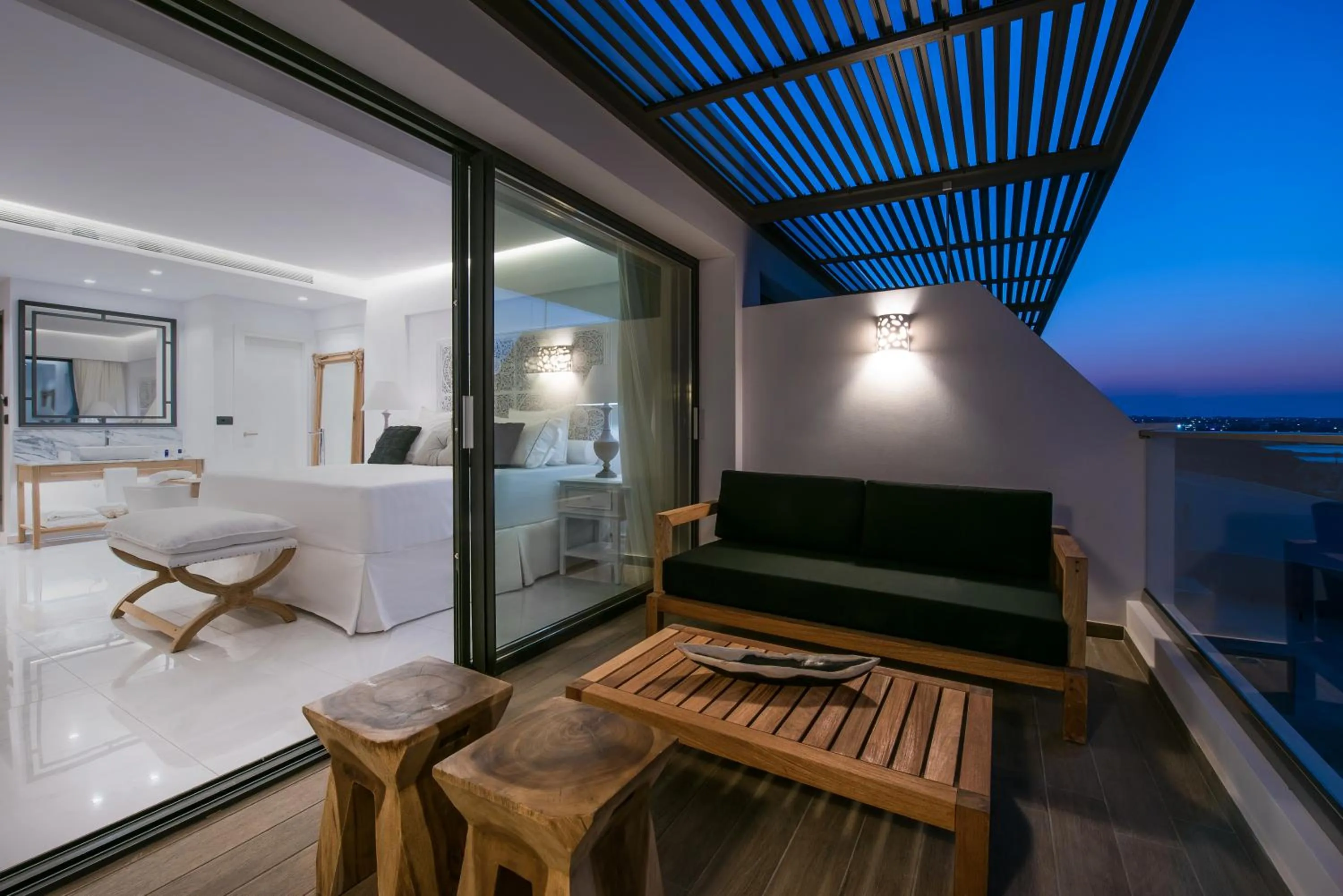 Deep Blu Deluxe Guestroom with Sea View  in Abaton Island Resort & Spa