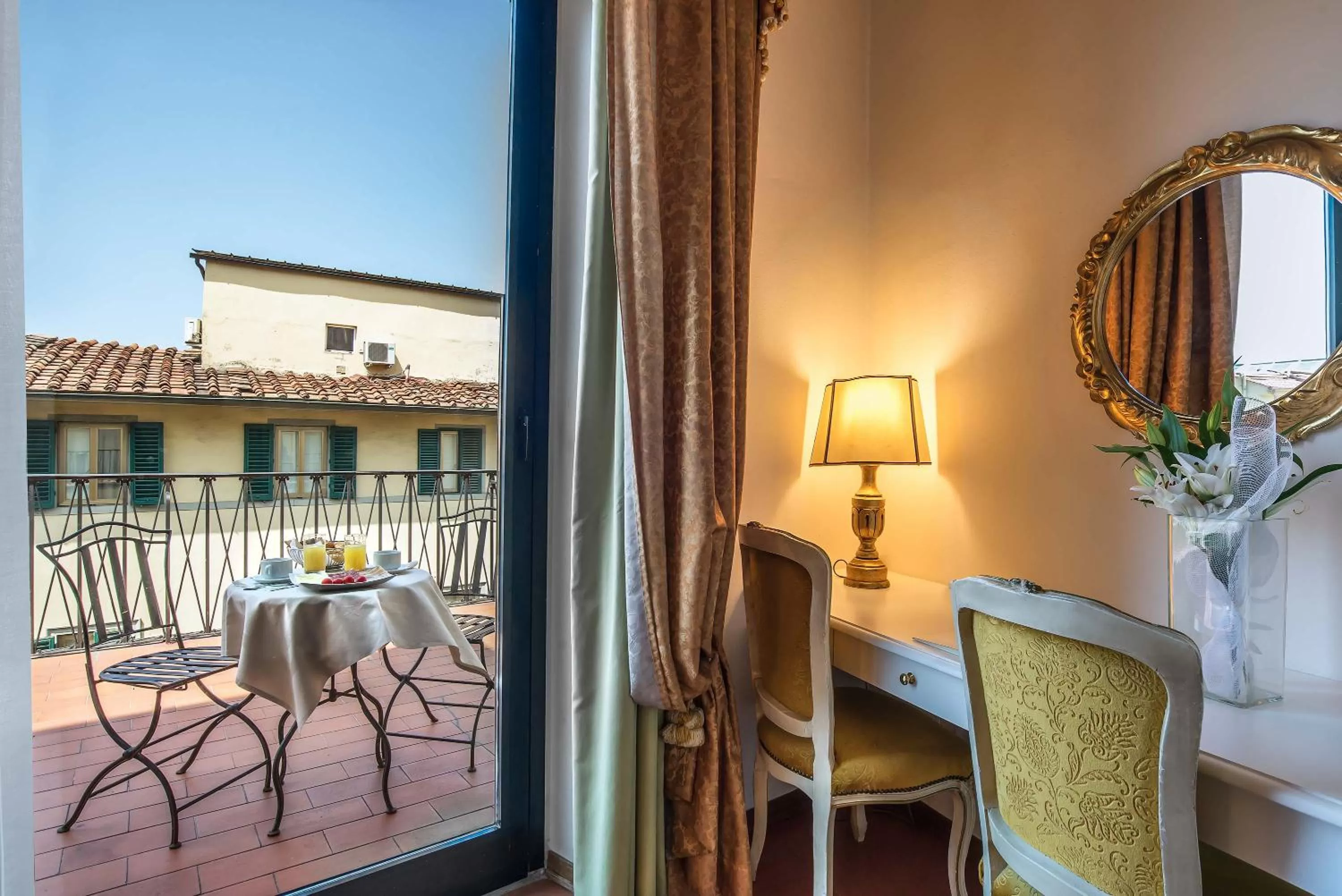 Double Room with Terrace in Hotel Machiavelli Palace