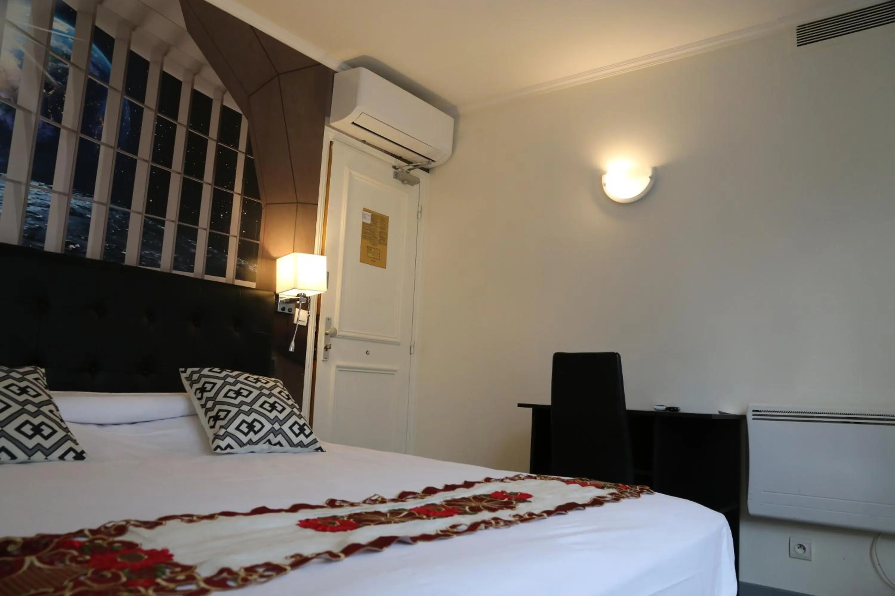 Double Room in Hôtel Princesse Isabelle