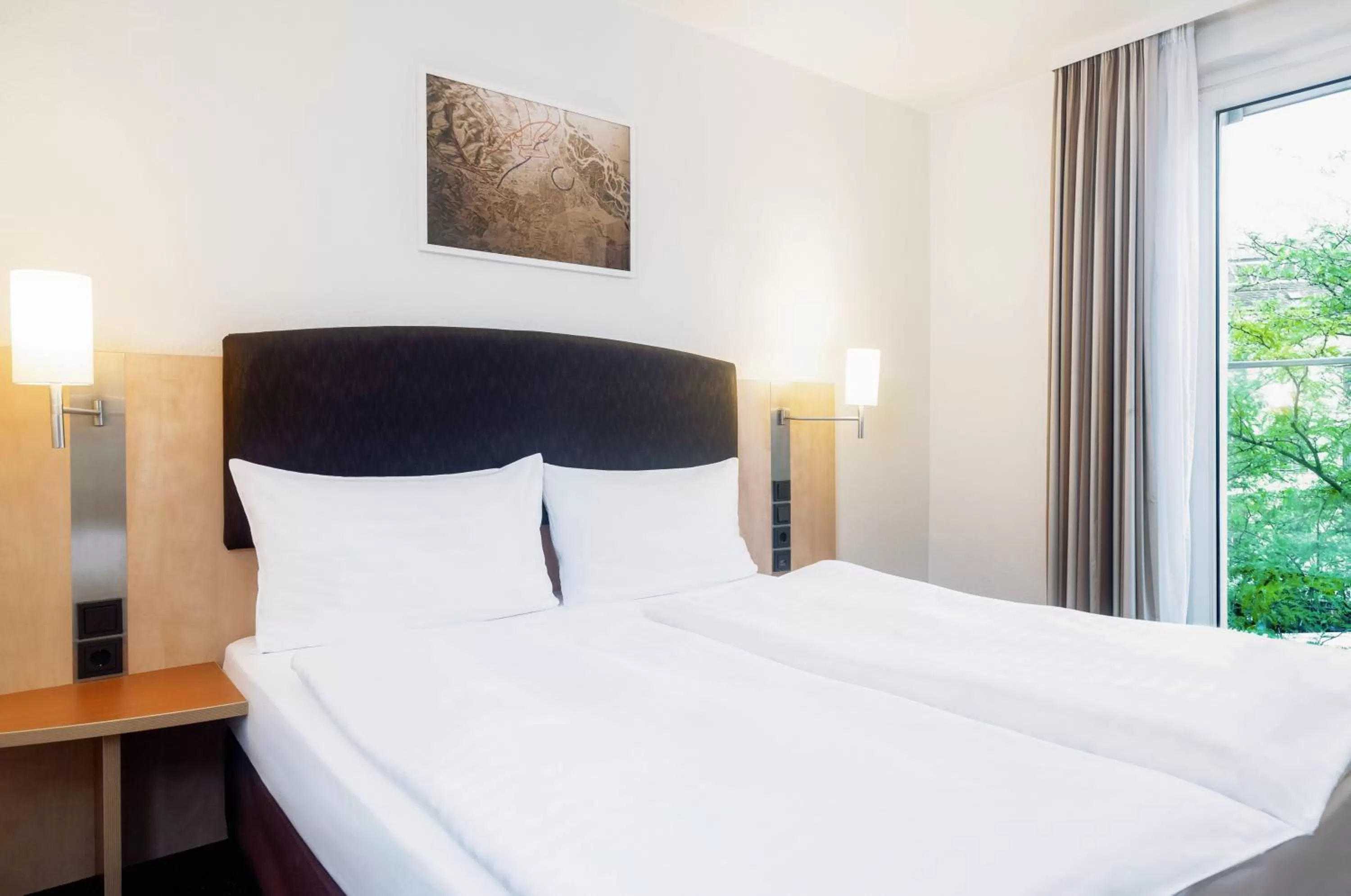 Standard Double Room in IntercityHotel Wien