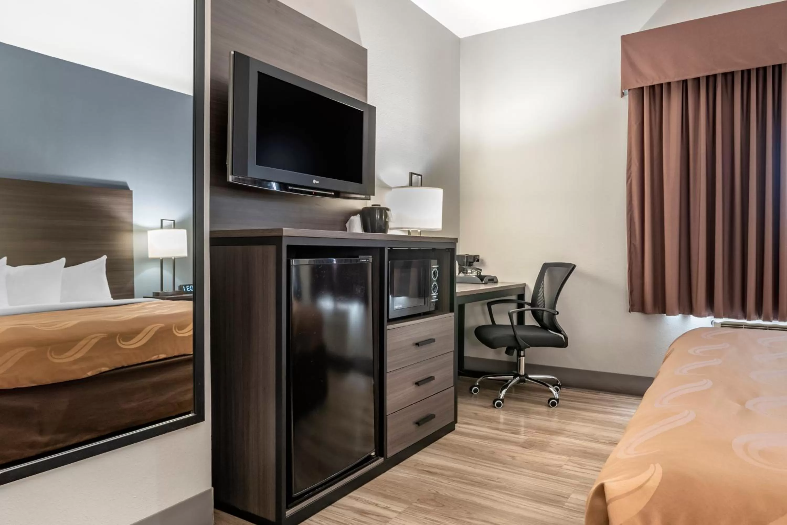 King Room - Accessible/Non-Smoking in Quality Inn & Suites