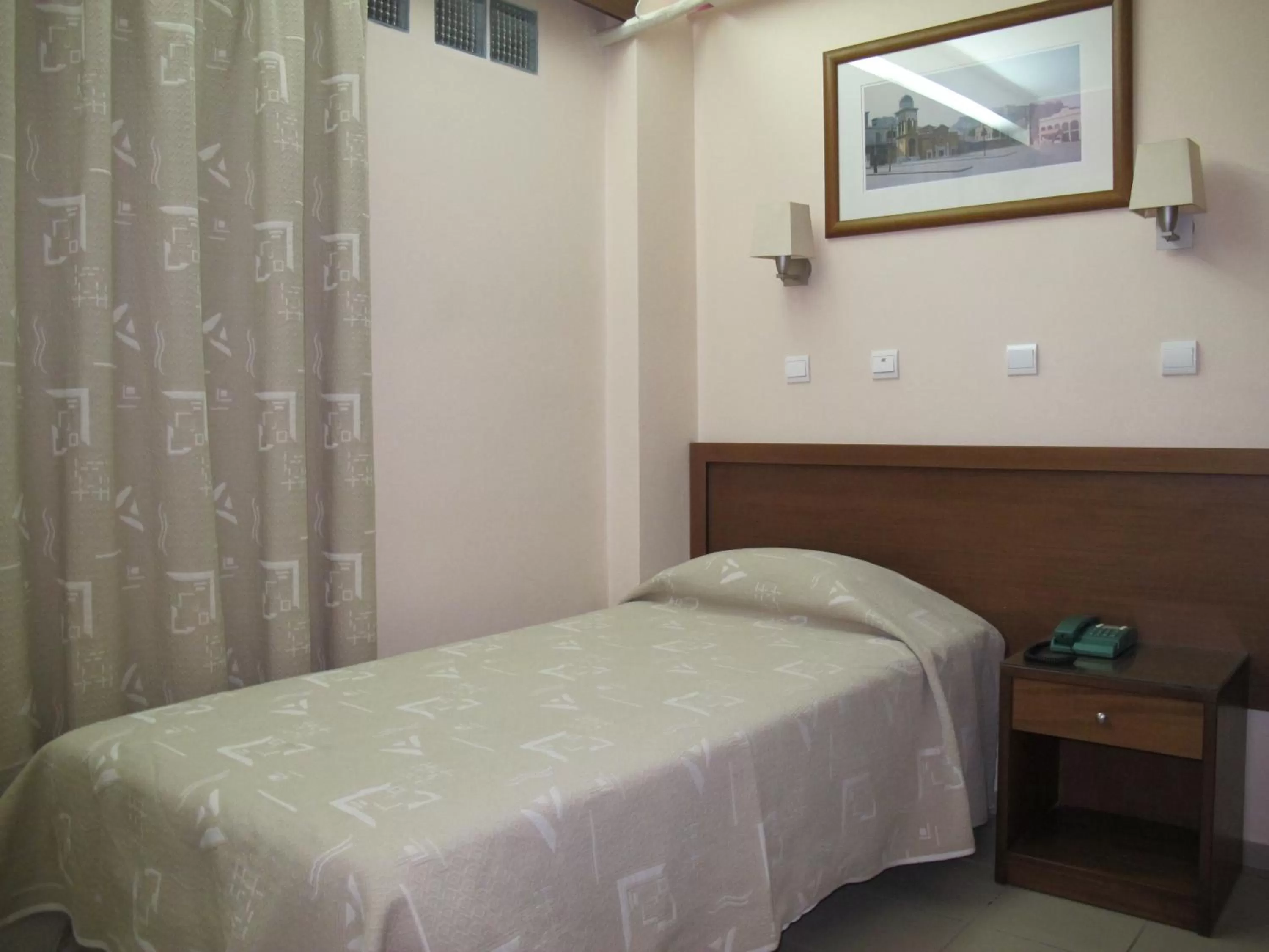Single Room in Hotel Solomou Athens