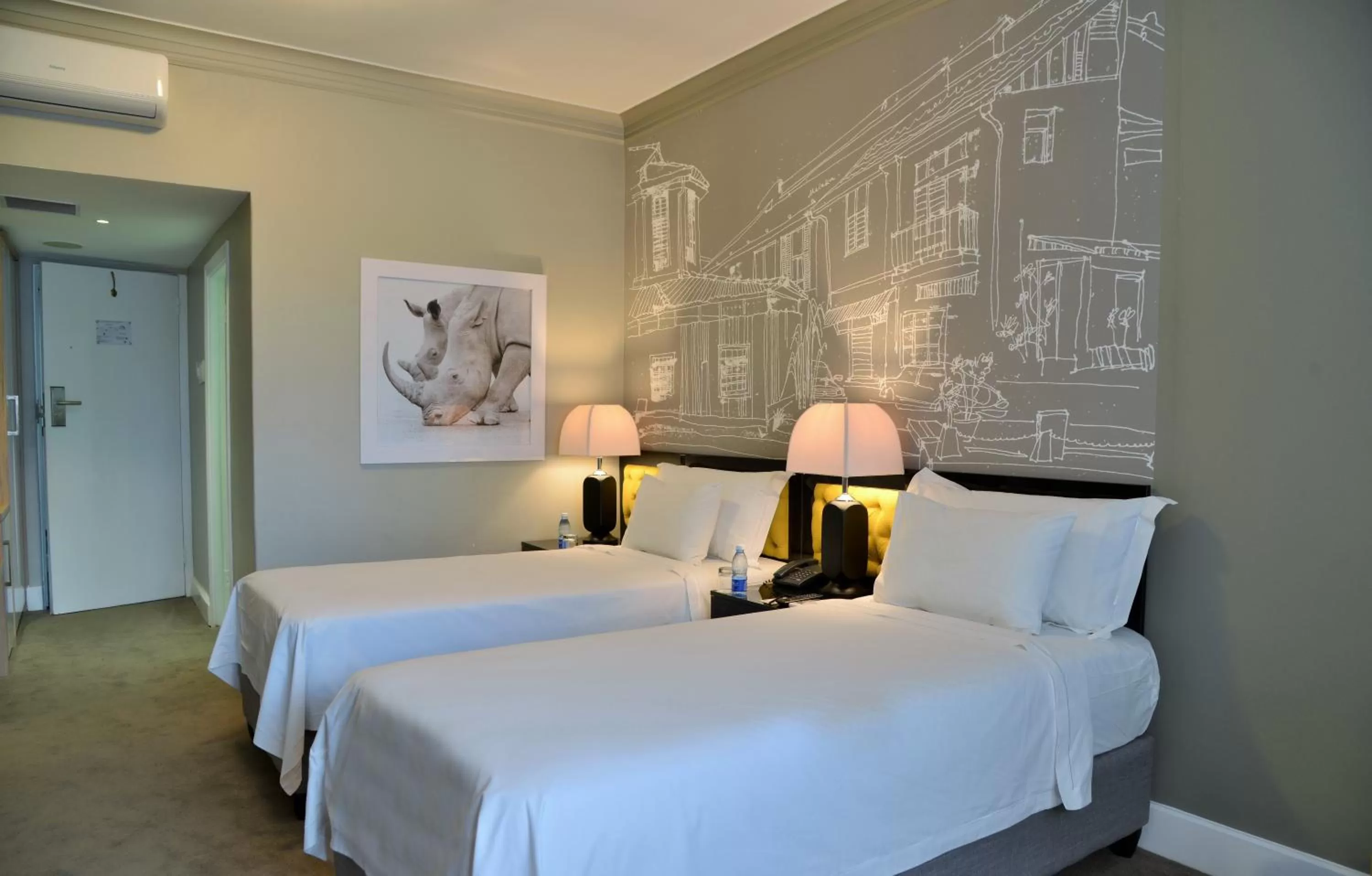 Superior King Room in The Capetonian - Halal