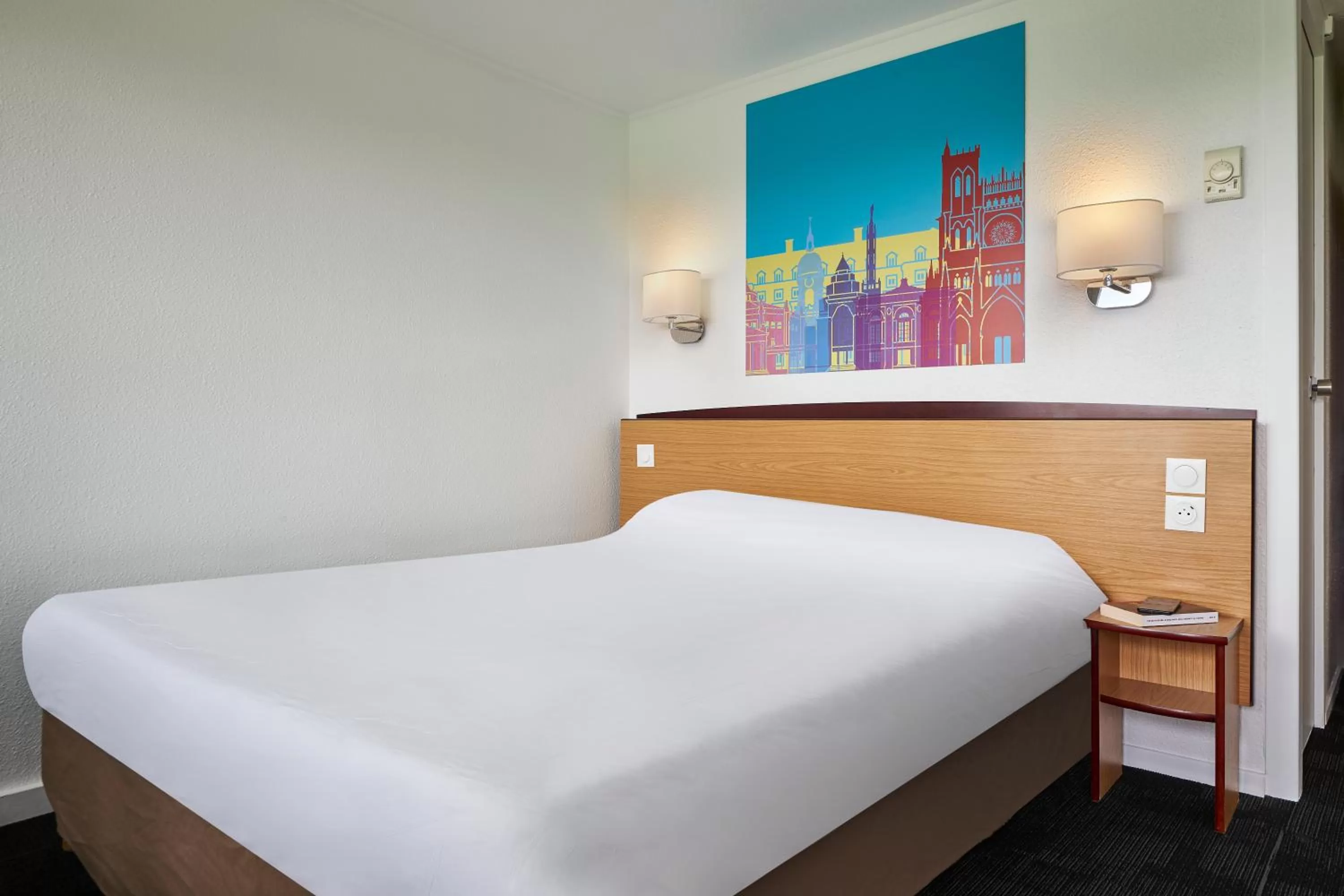 Double Room in Kyriad Direct Epinal