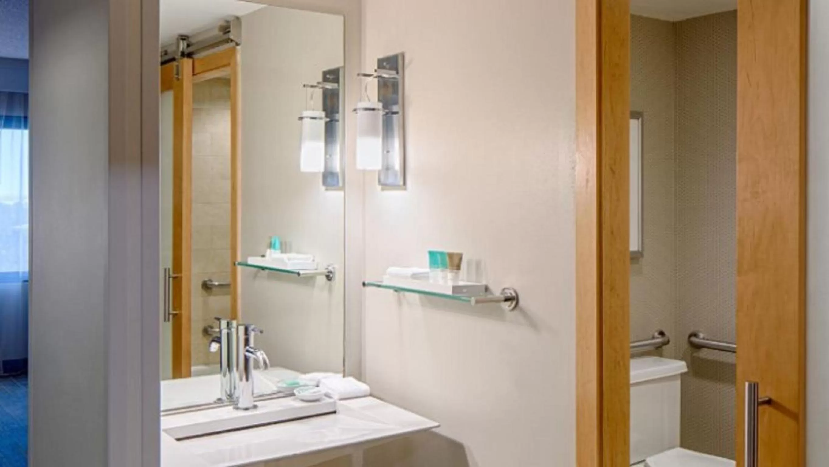 King Room with Accessible Tub in Hyatt Regency Santa Clara