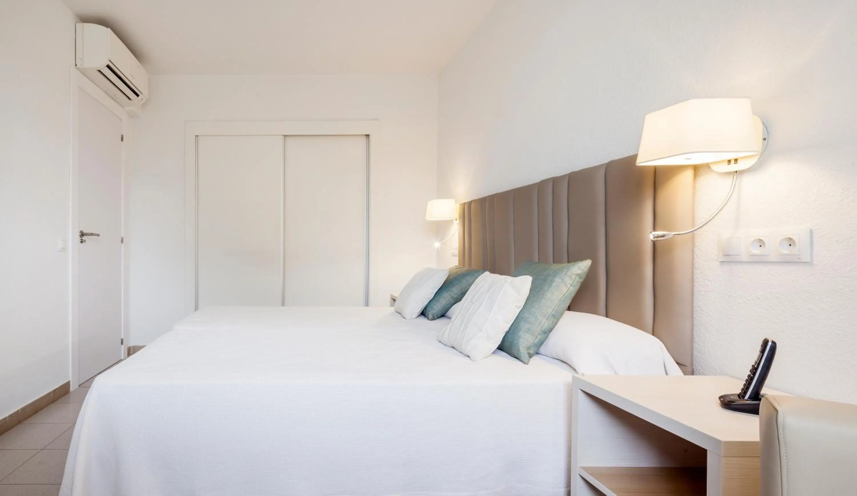 One-Bedroom Apartment in Ilunion Menorca