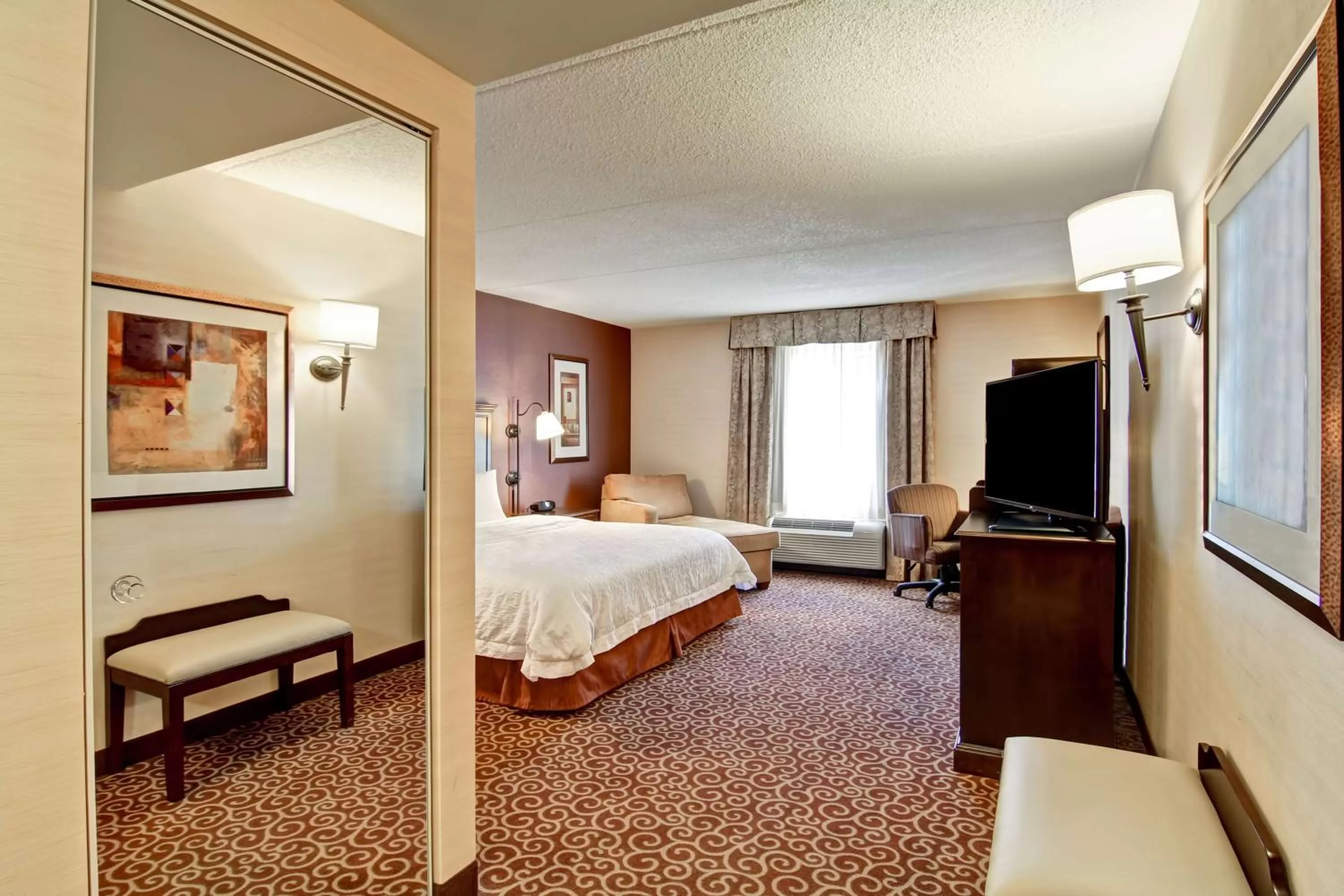 King Room - Disability Access/Non-Smoking in Hampton Inn Sudbury, Ontario