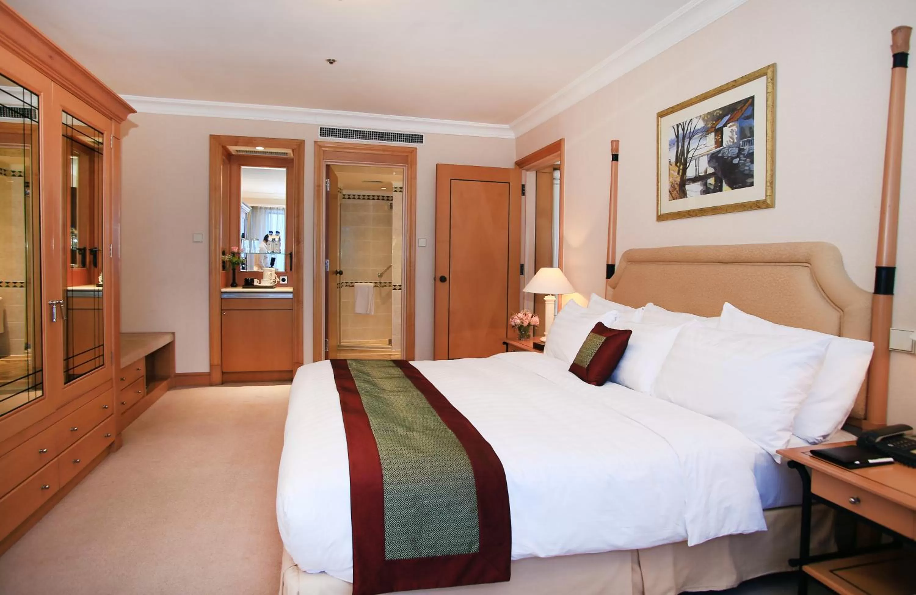 King Suite in Hanoi Daewoo Hotel