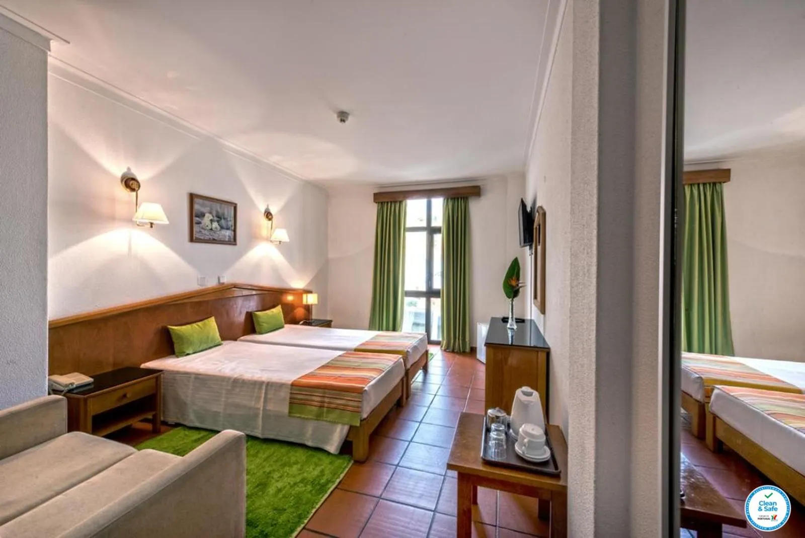 Standard Double or Twin Room in Colina do Mar