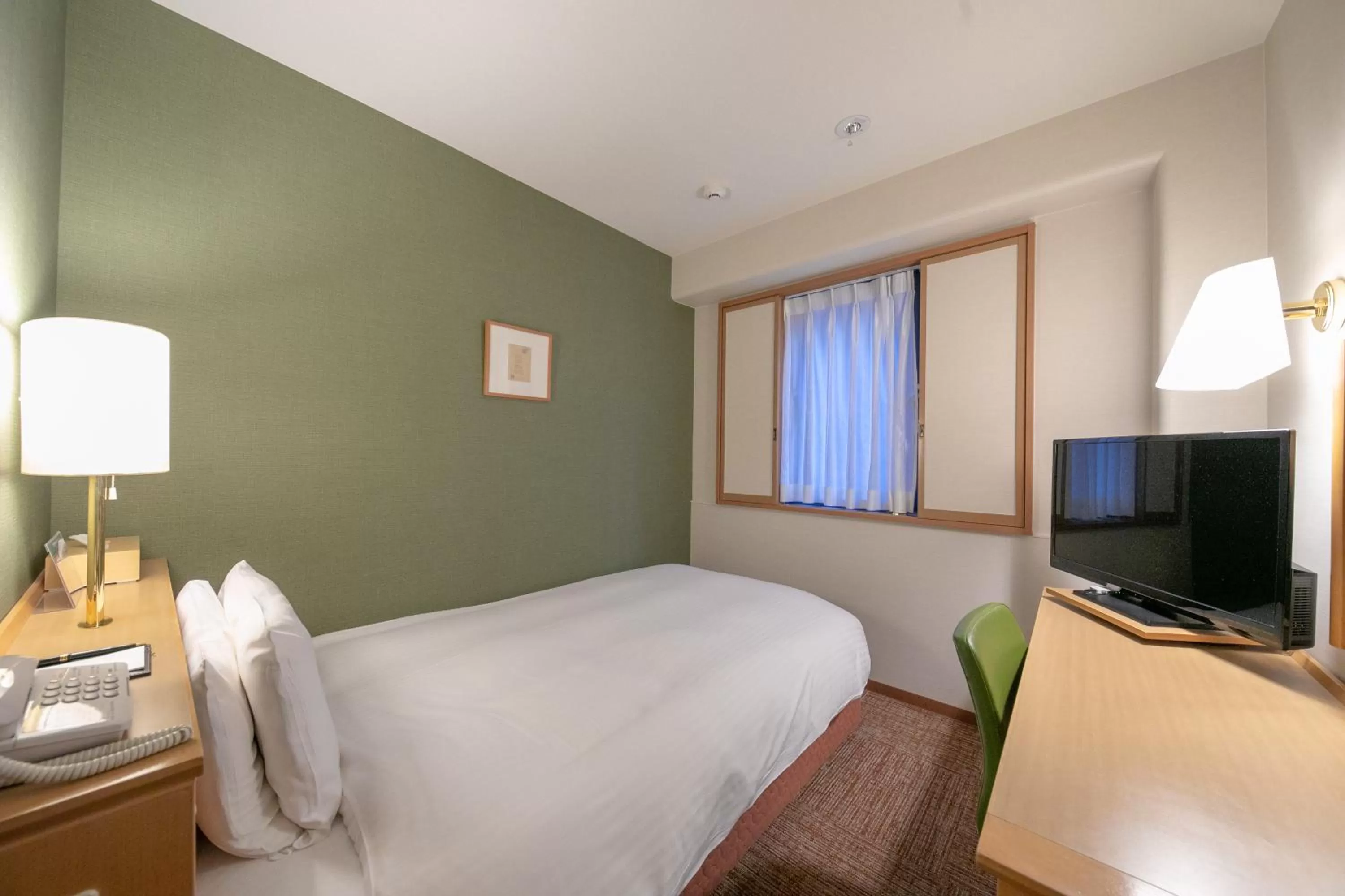 Double Room with Small Double Bed - Smoking in Fukuoka Floral Inn Nishinakasu