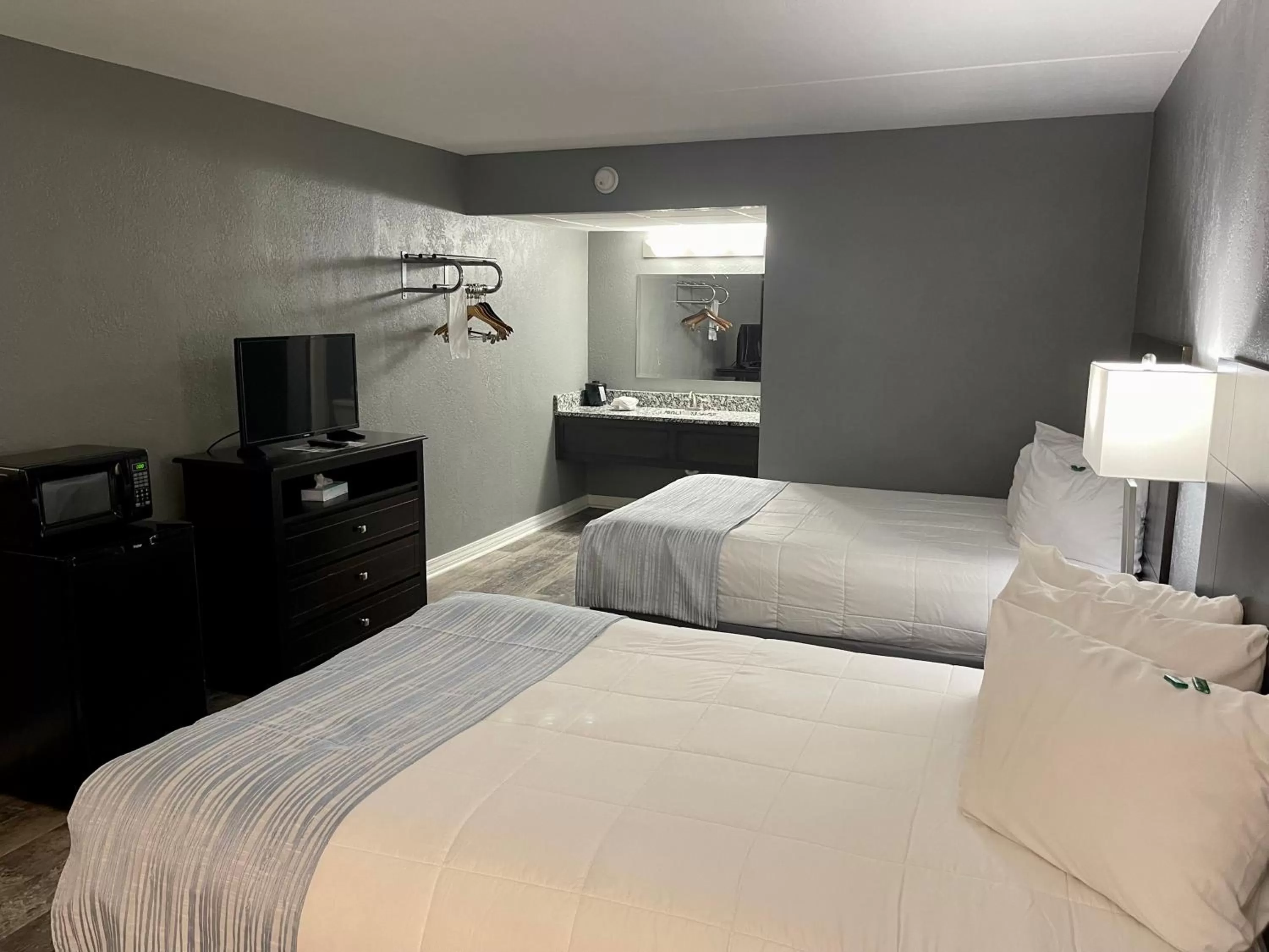 Double Room with Pool View in Lake Norfork Resort