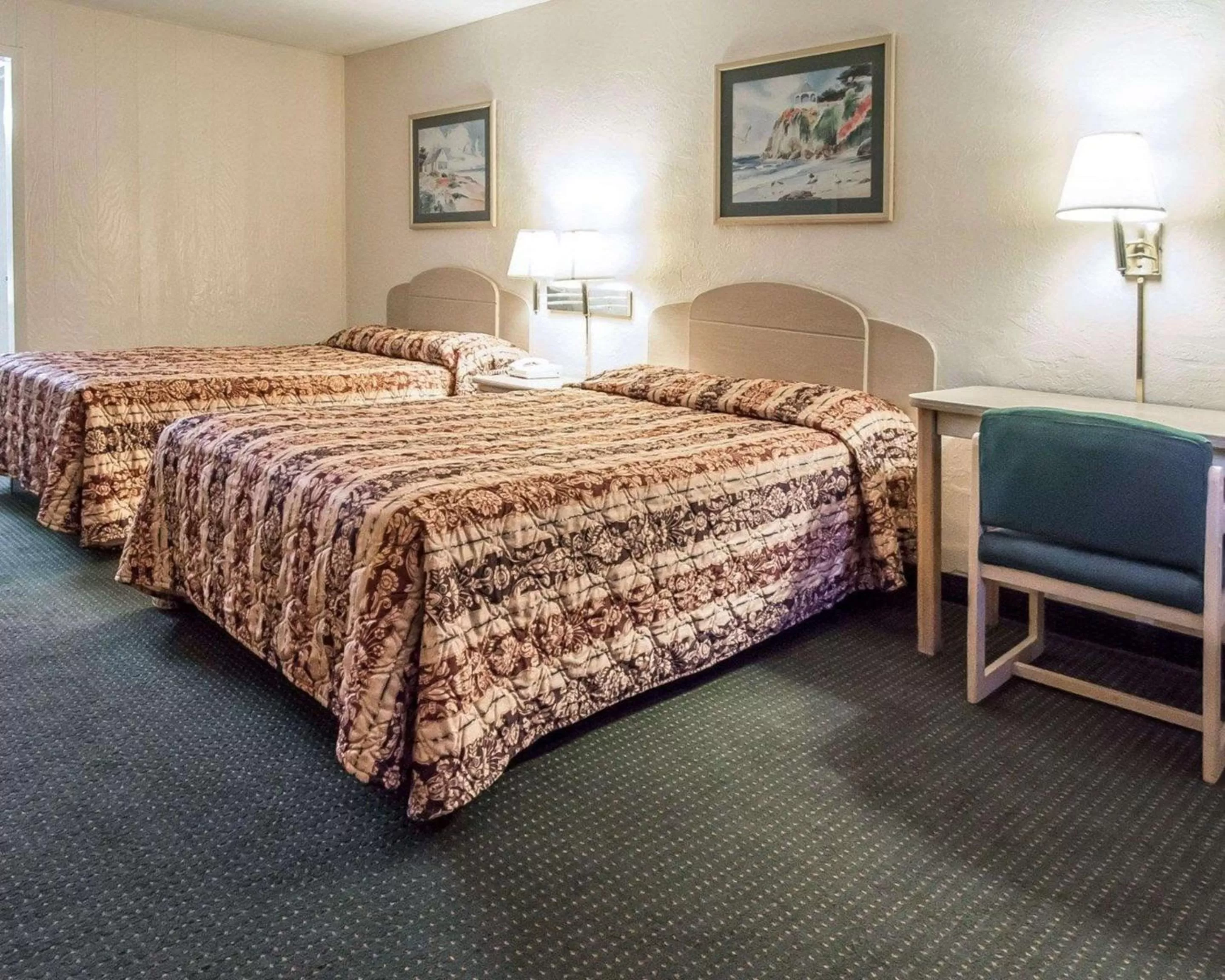 Double Room with Two Double Beds - Non-Smoking in Rodeway Inn Gainesville - University Area