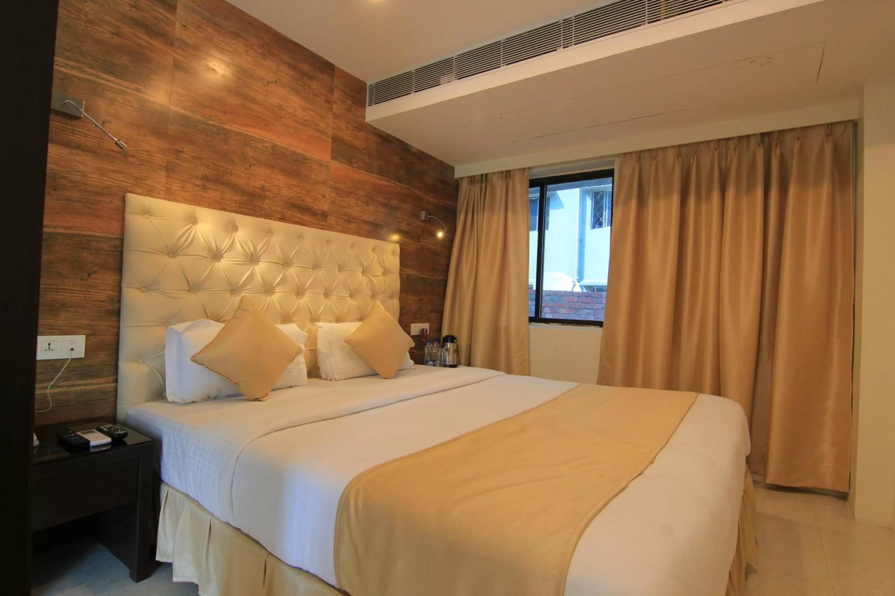 PREMIUM SUITE ROOM - single occupancy in Hotel O2 Oxygen