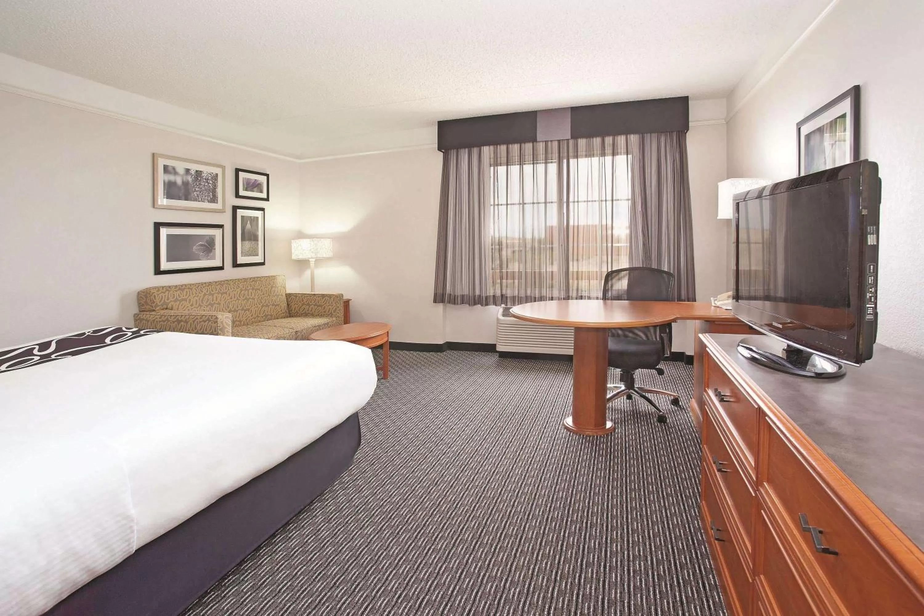 Executive King Room in La Quinta by Wyndham Pueblo