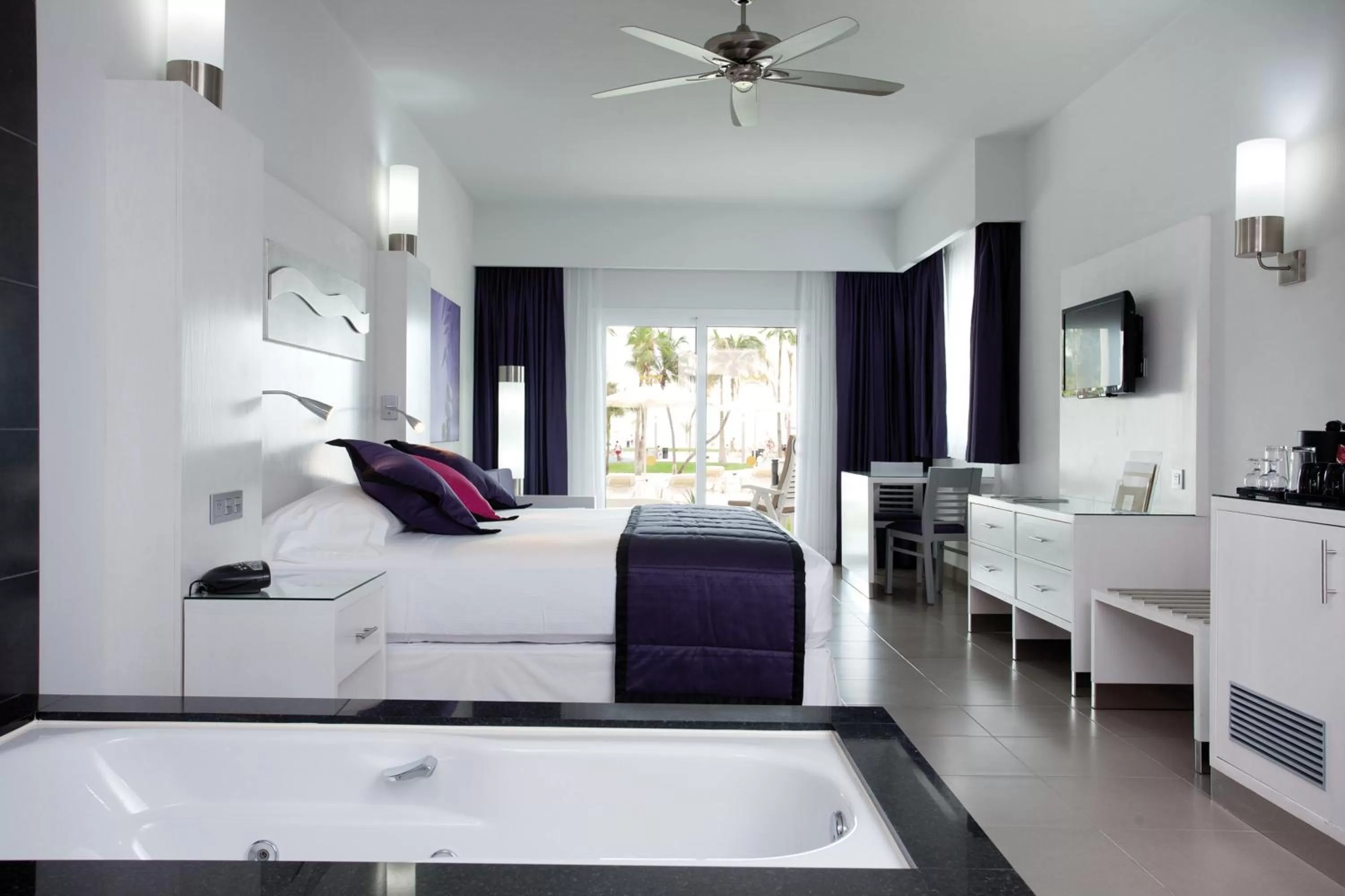 Villa Suite Ocean View with Hot Tub in Riu Palace Peninsula - All Inclusive