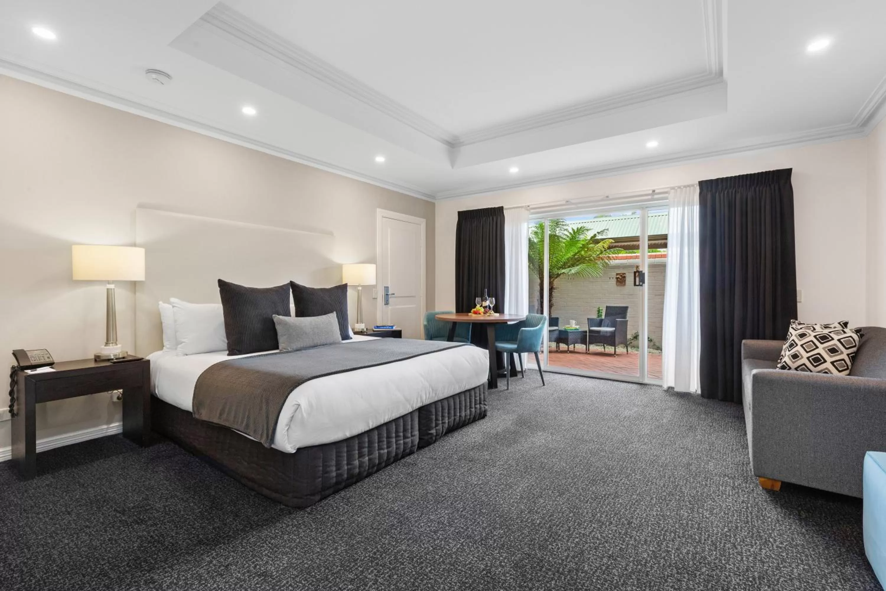 Spa Suite in All Seasons Resort Hotel Bendigo