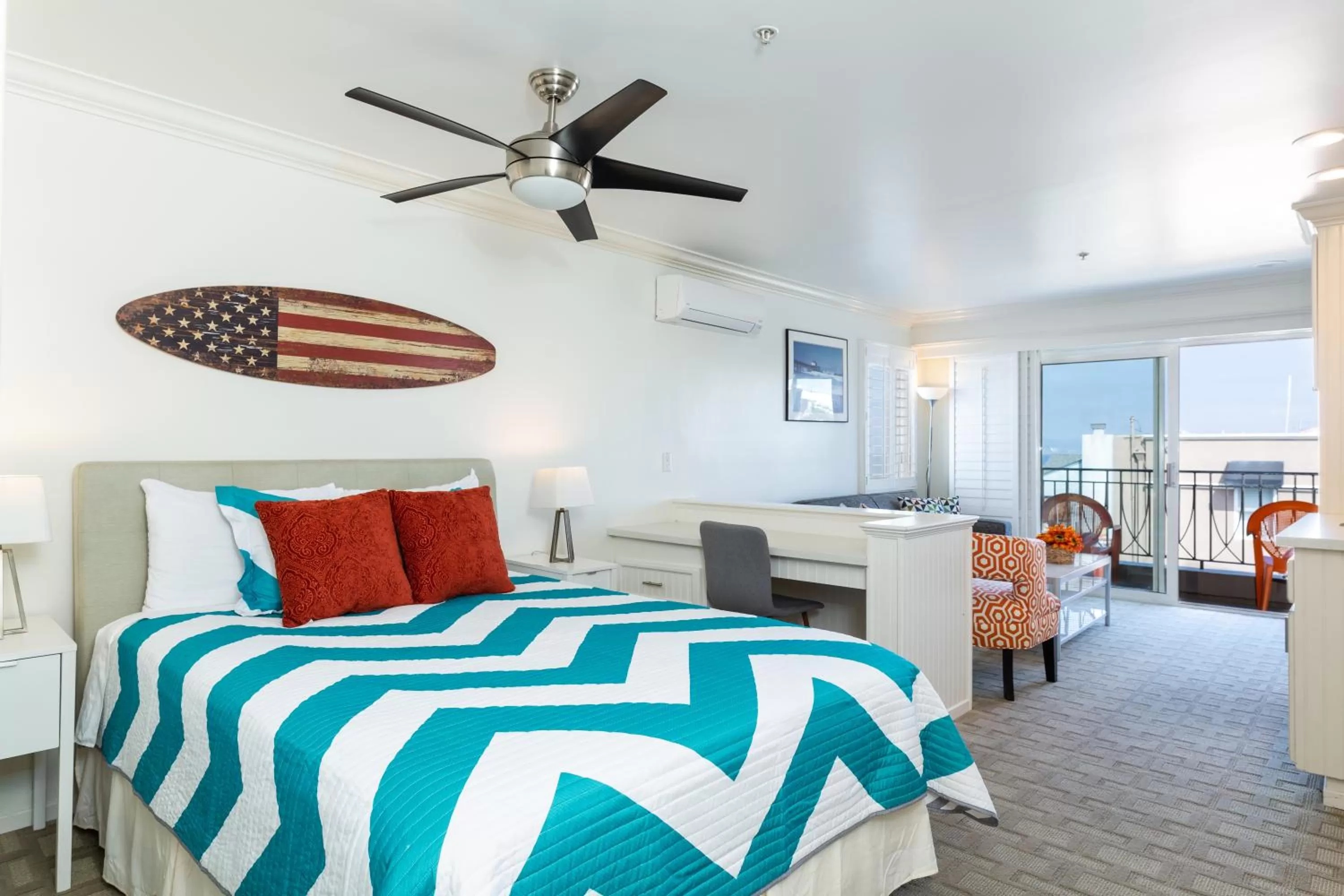 Luxury Suite With Ocean View  in The Sea View Inn At The Beach